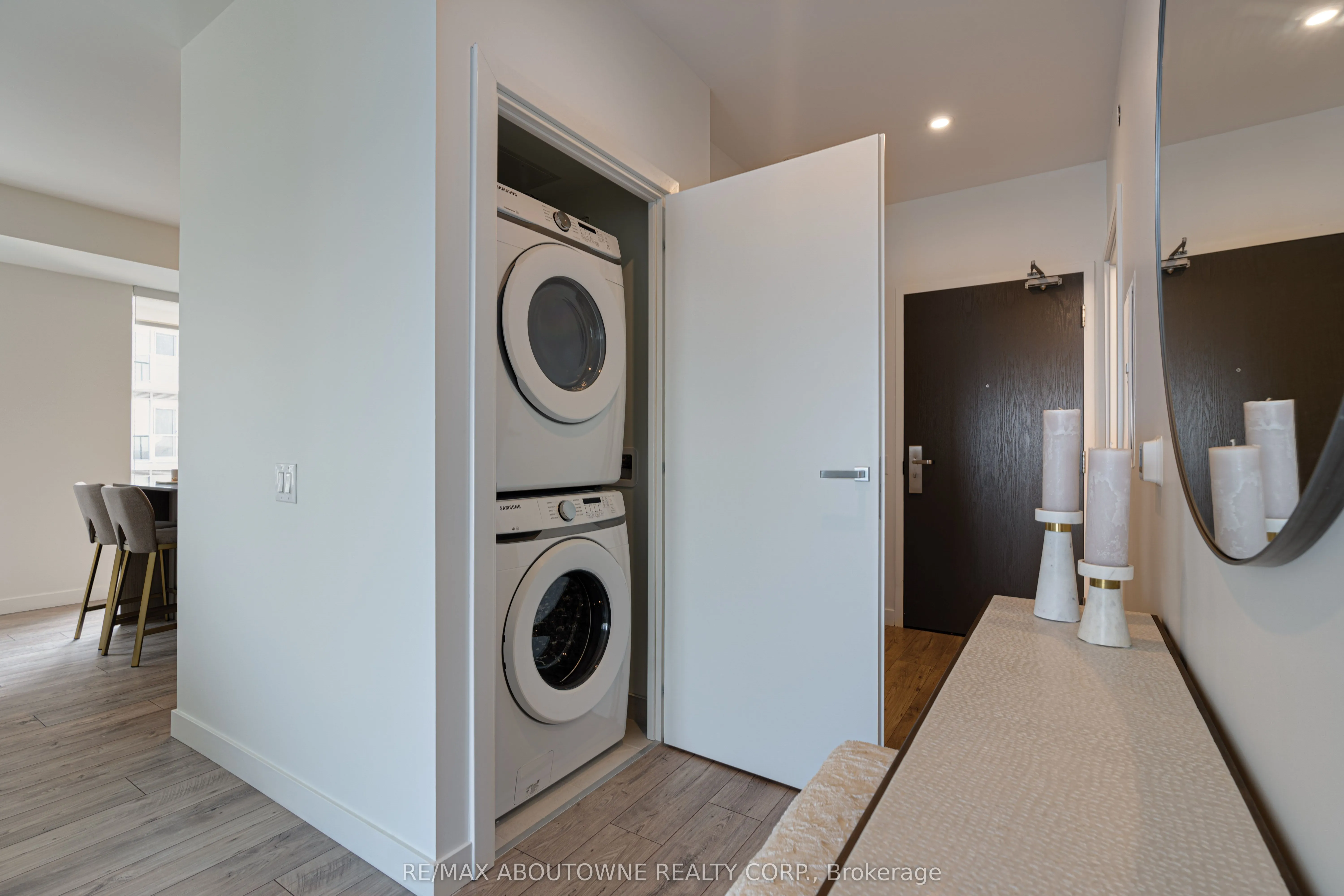 125 Bronte Road, #APH2-04