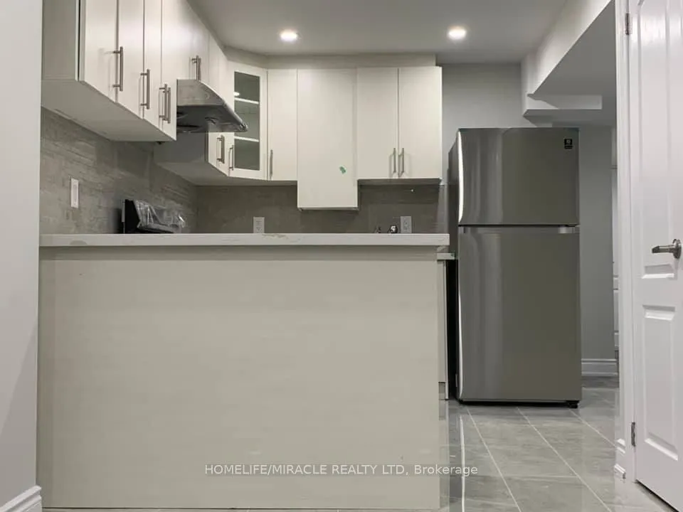 65 Versailles Crescent, #Basement