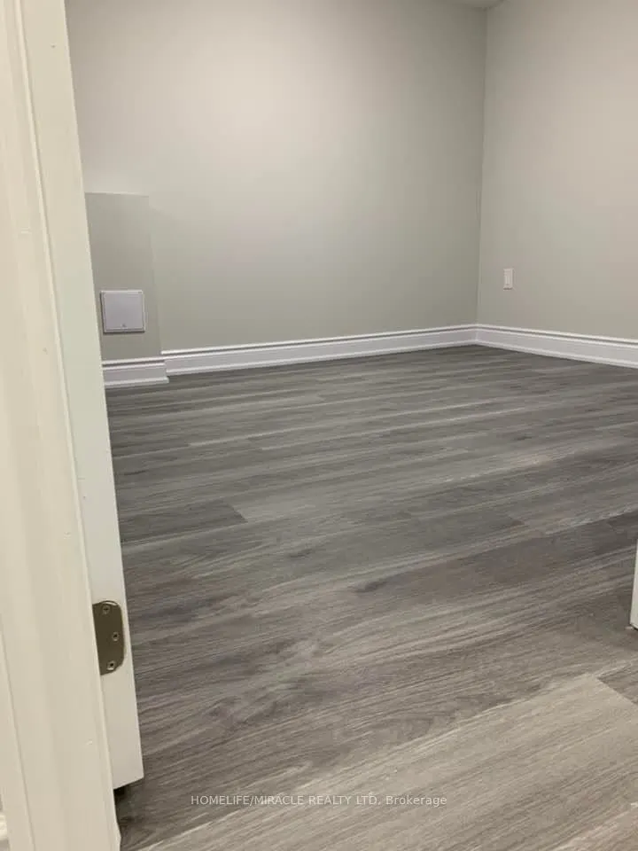 65 Versailles Crescent, #Basement