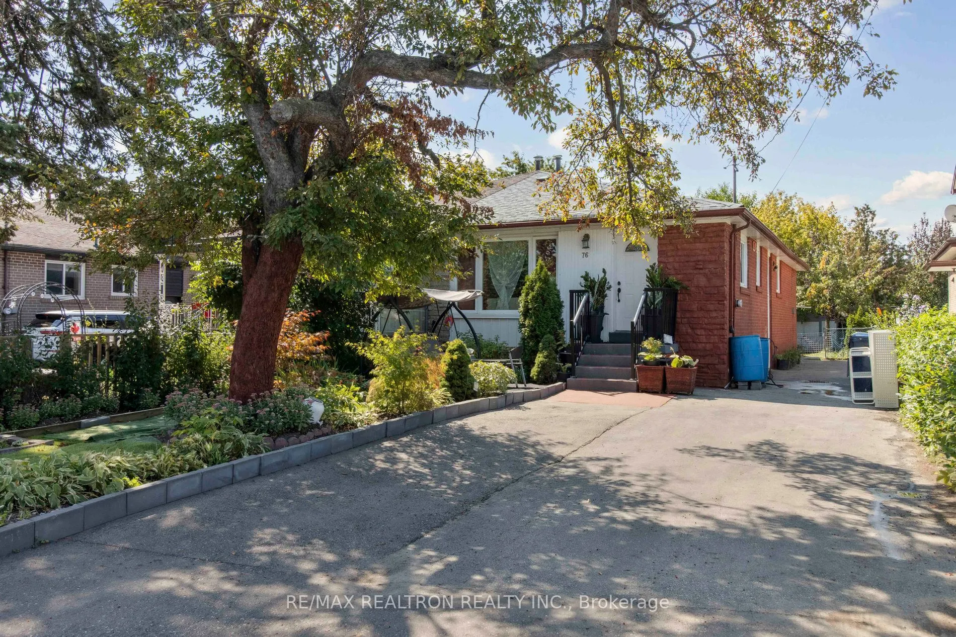76 Ruthmar Crescent