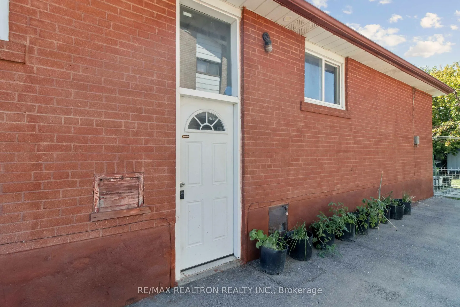 76 Ruthmar Crescent