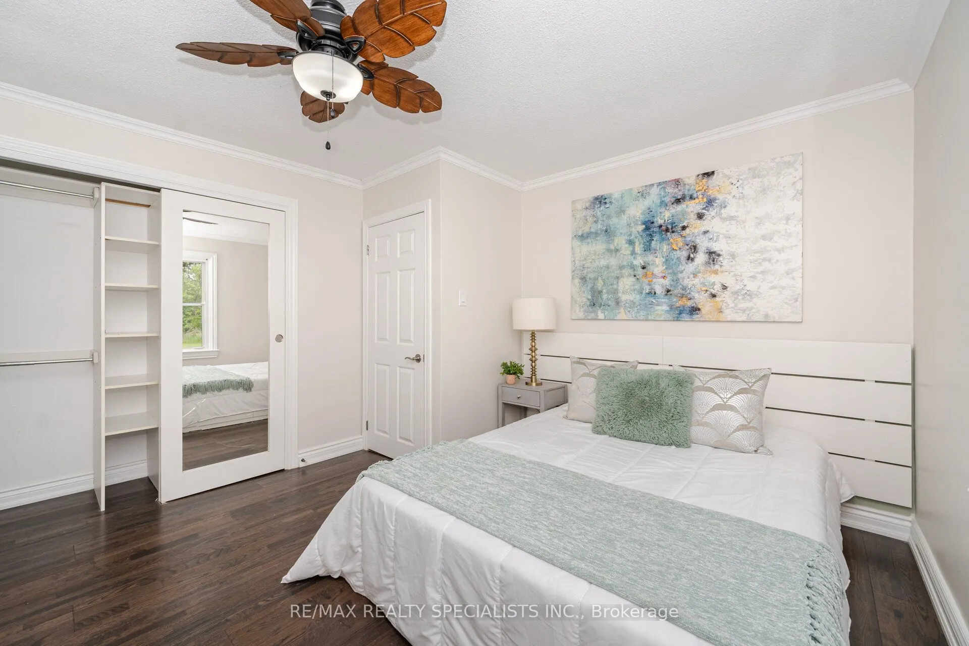 241 Main Street S