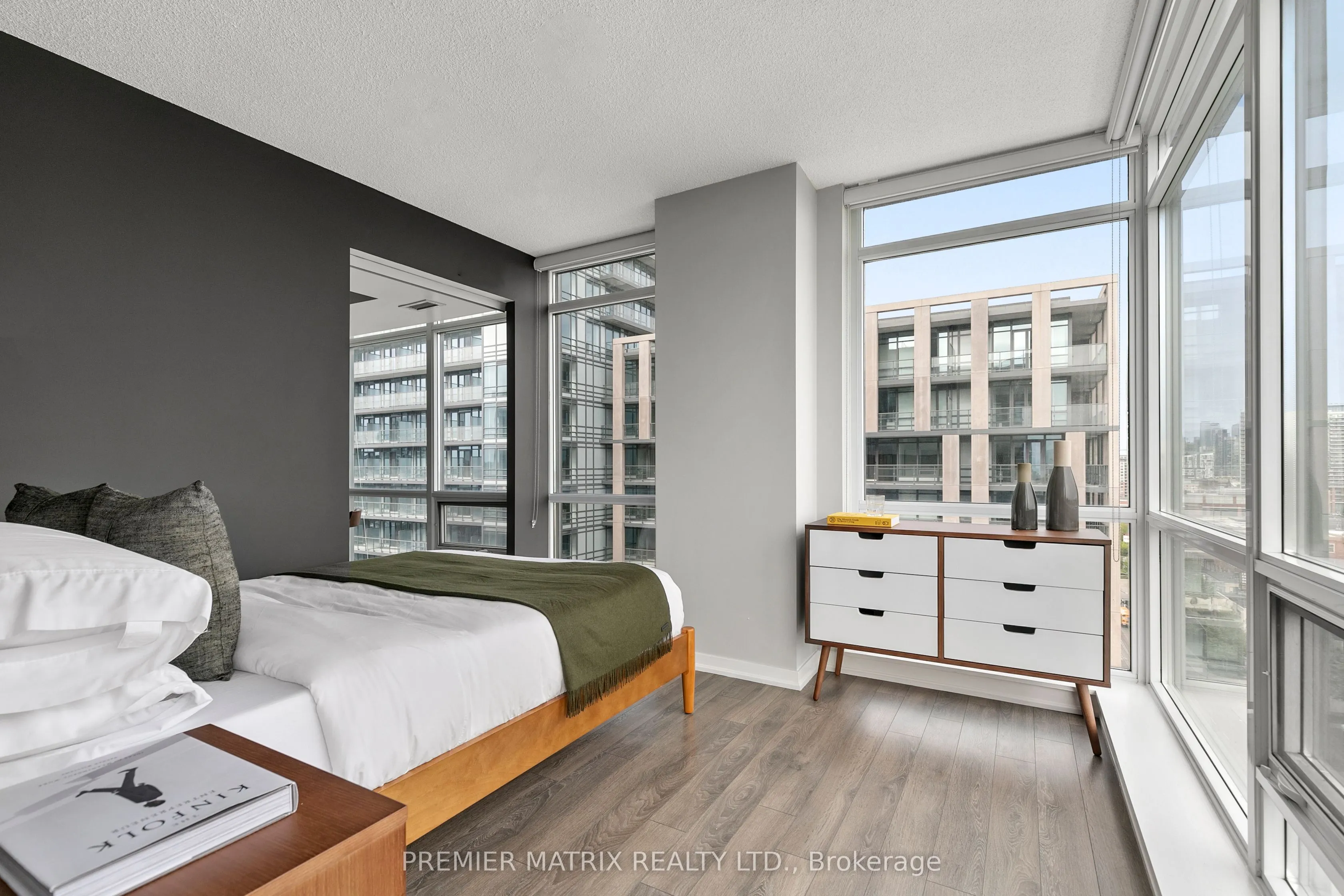 20 Joe Shuster Way, #1112