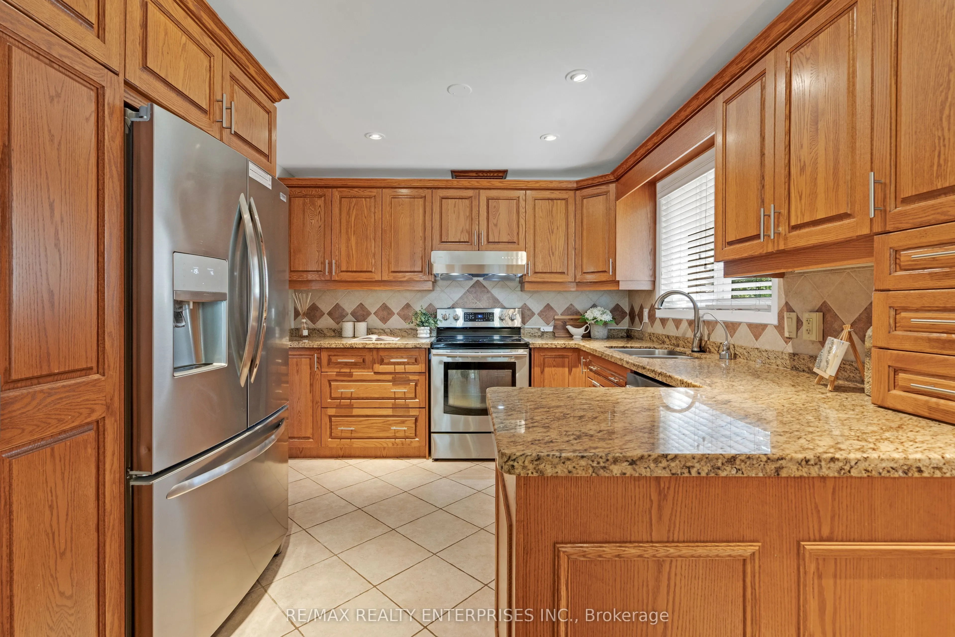 268 Mineola Road E
