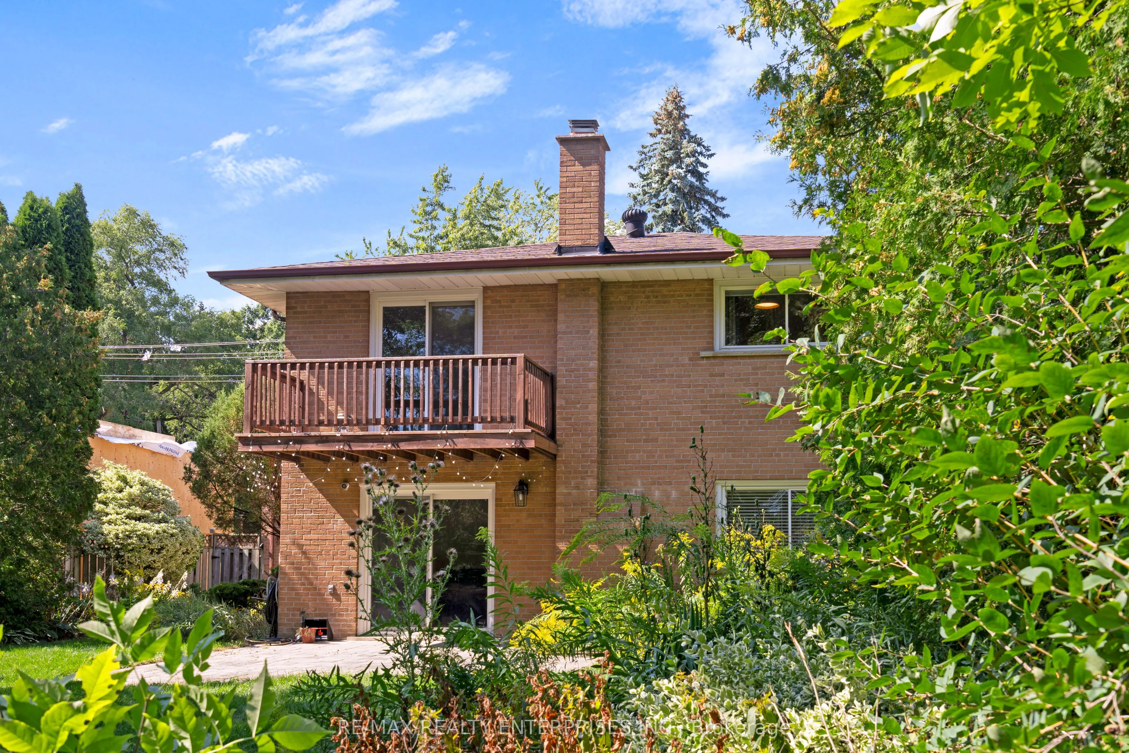 268 Mineola Road E