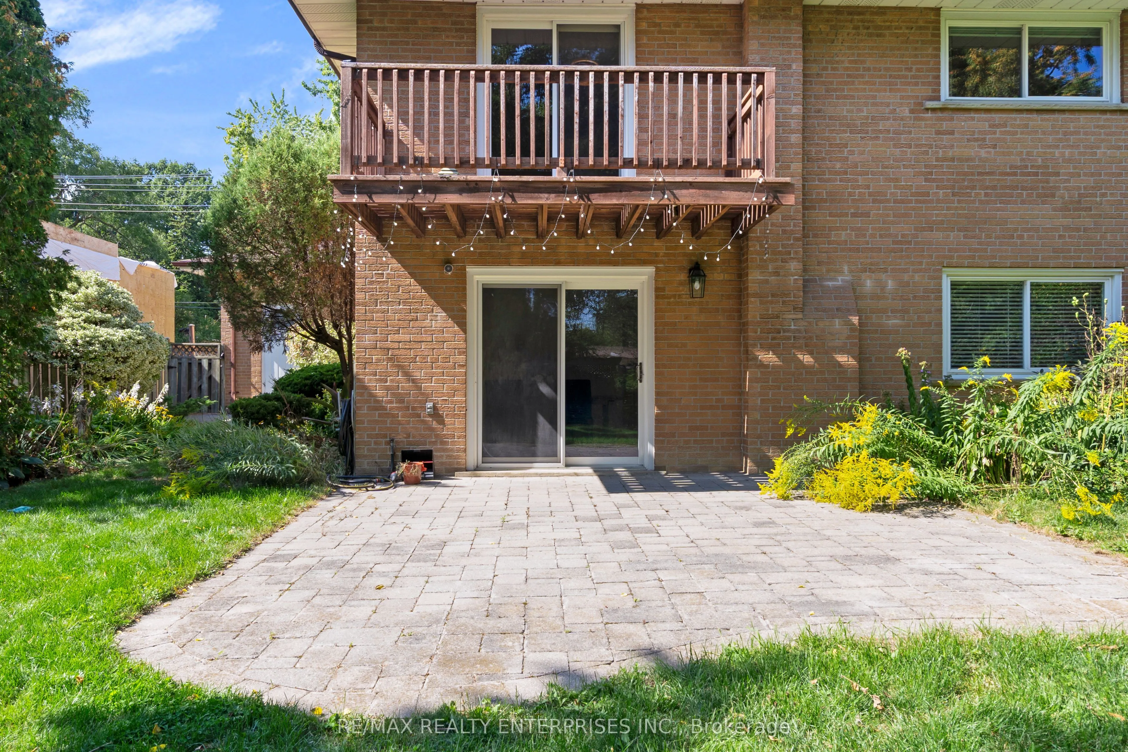 268 Mineola Road E