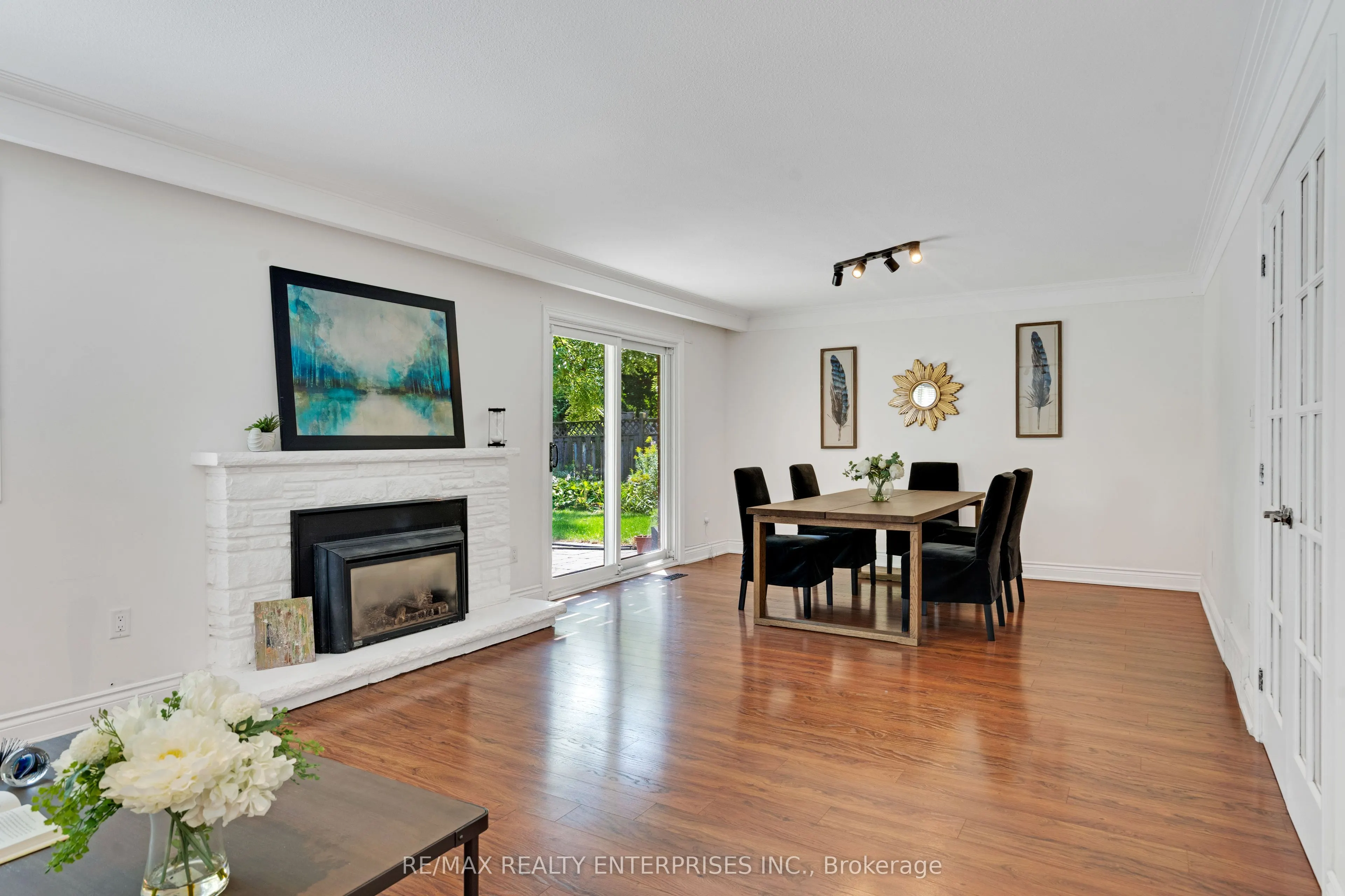268 Mineola Road E