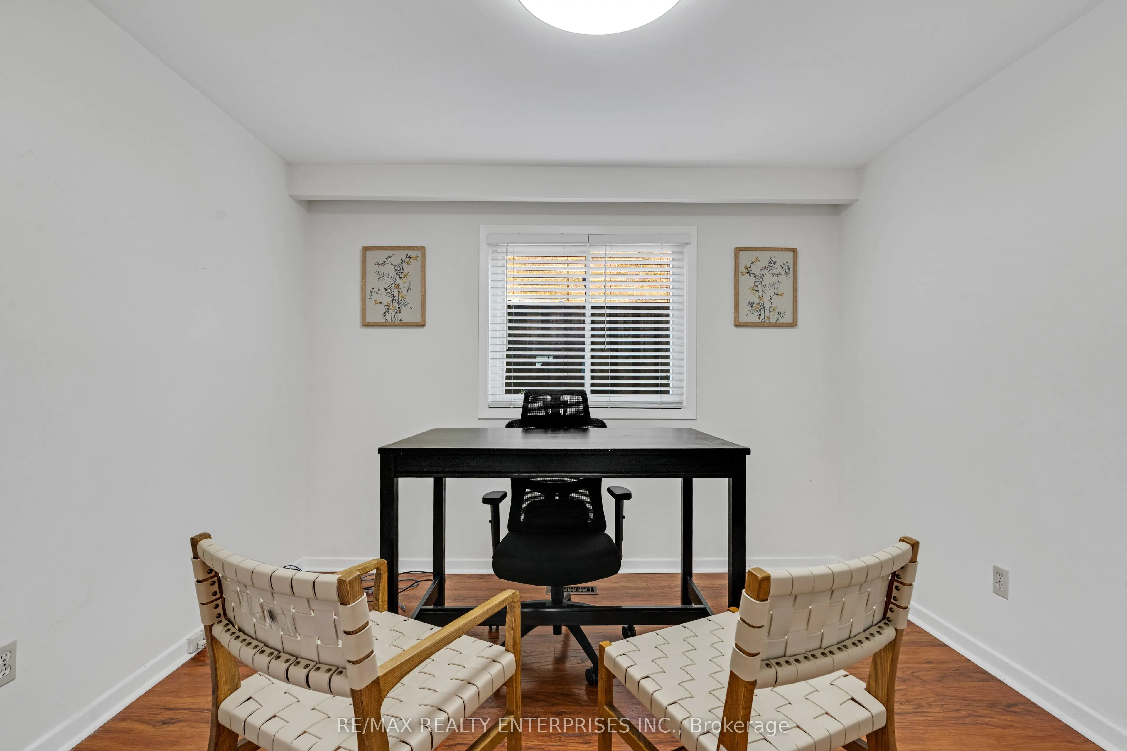268 Mineola Road E