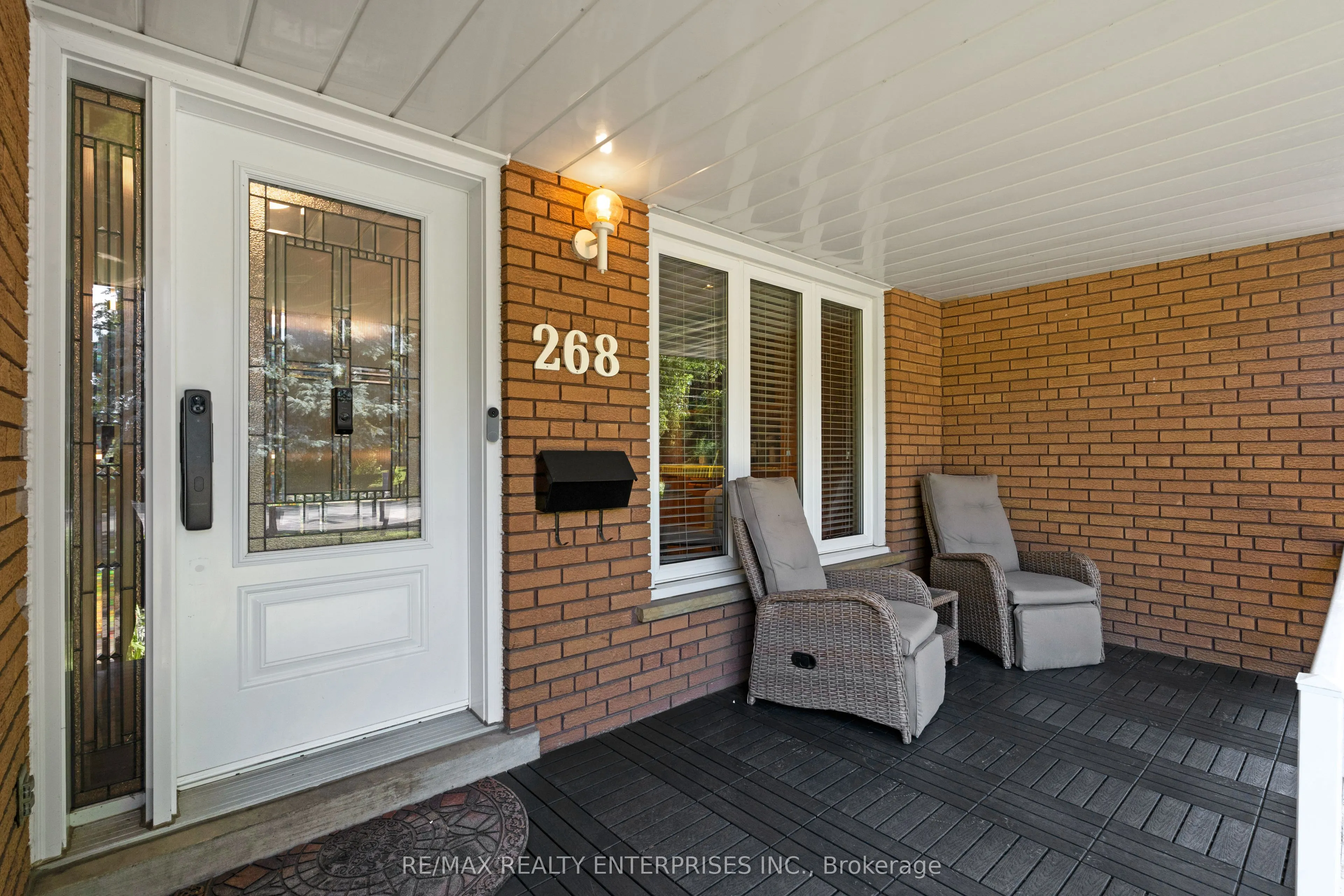 268 Mineola Road E