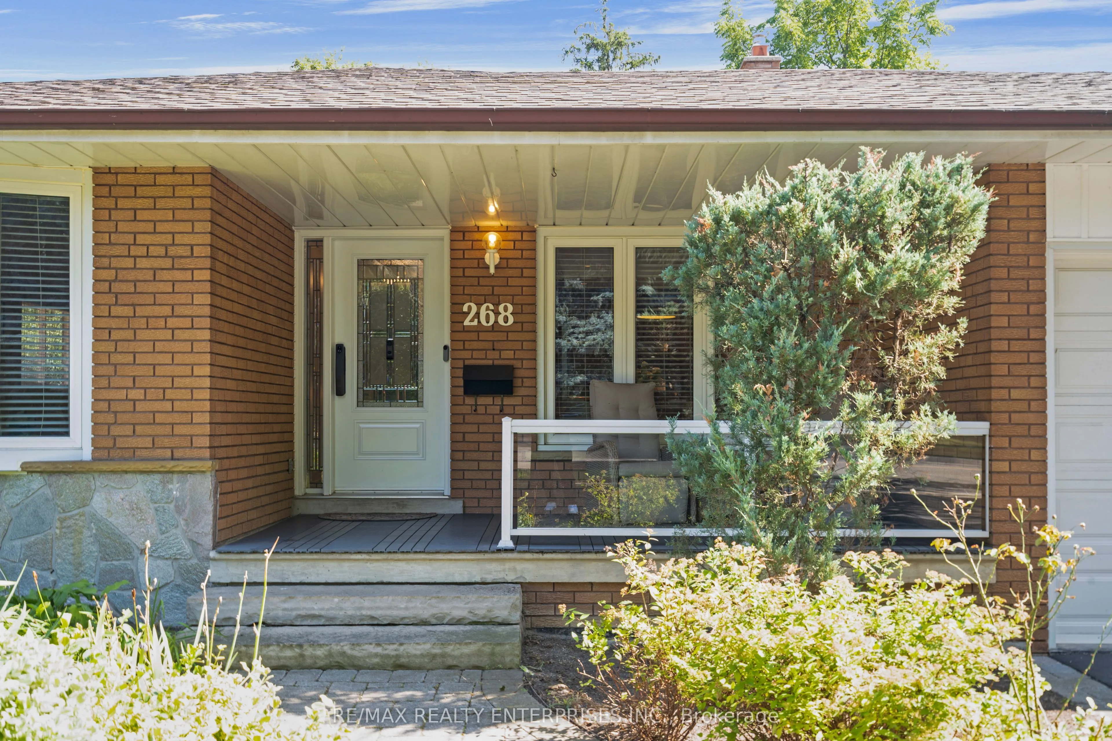 268 Mineola Road E