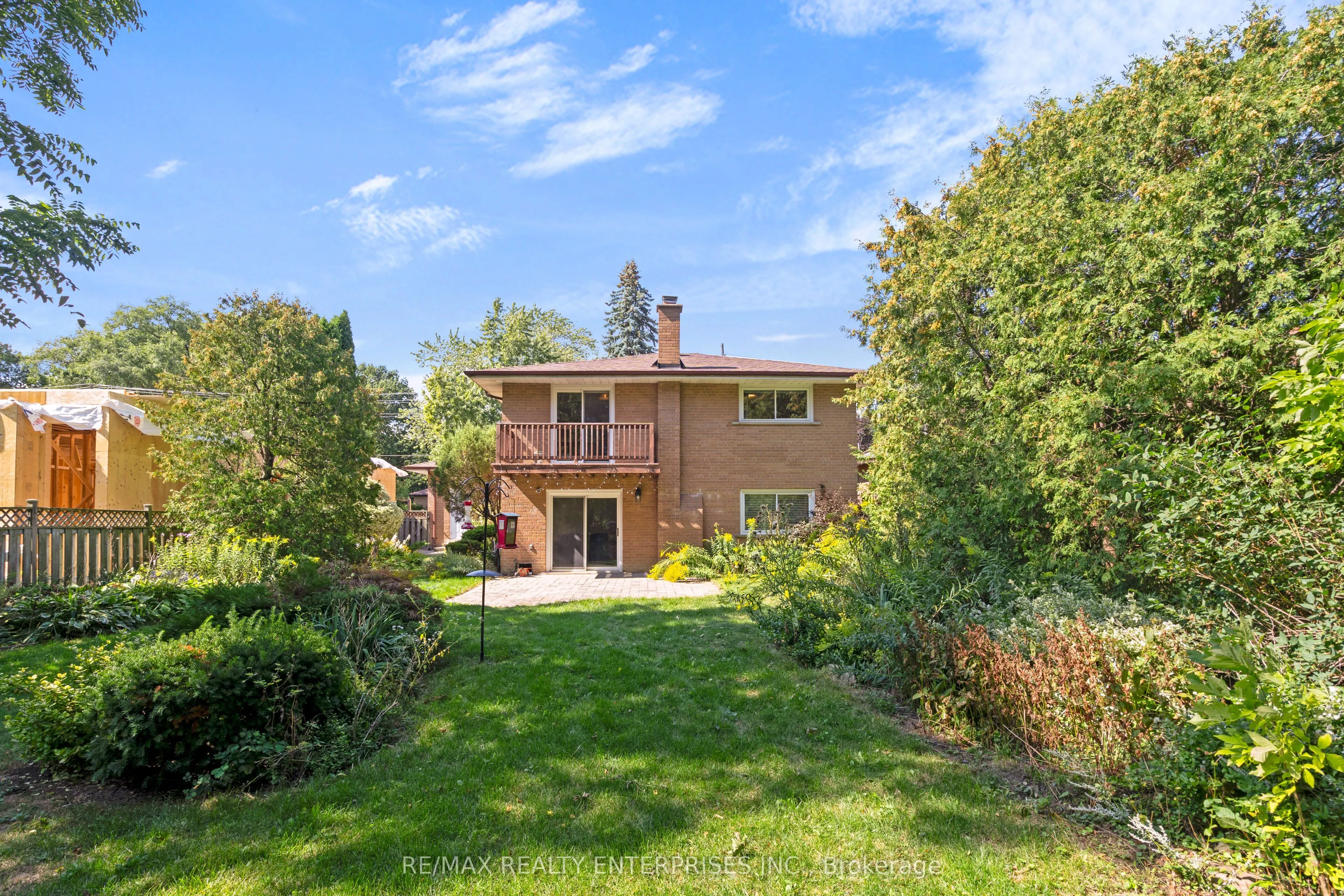 268 Mineola Road E
