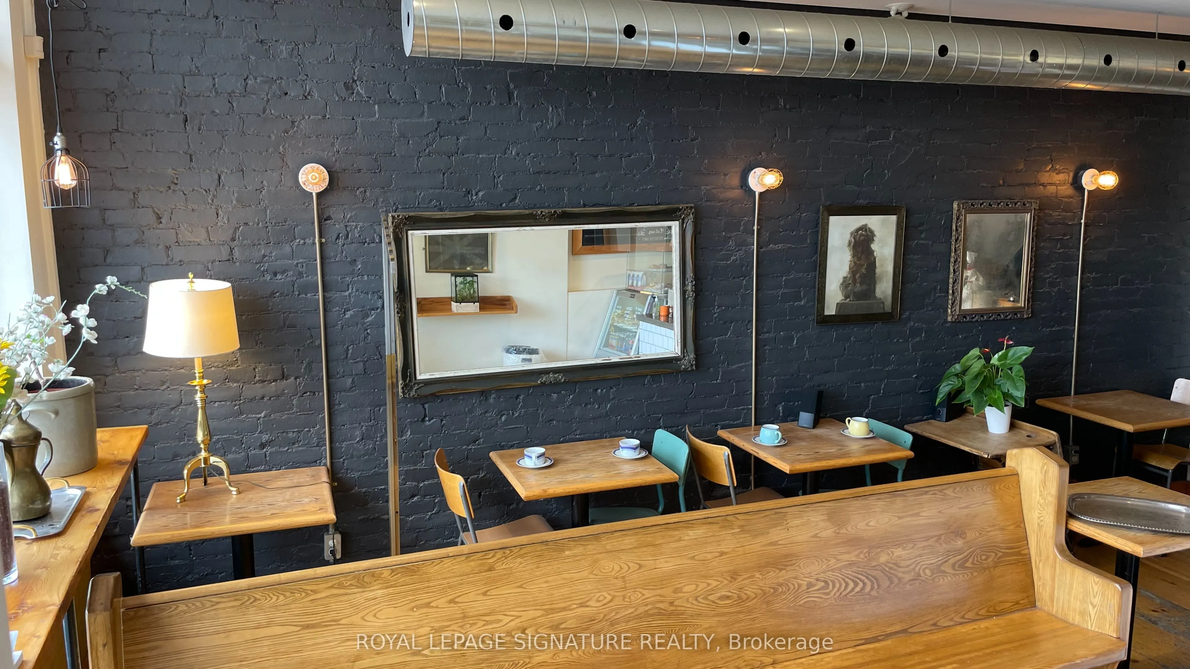 2413 Dundas Street W