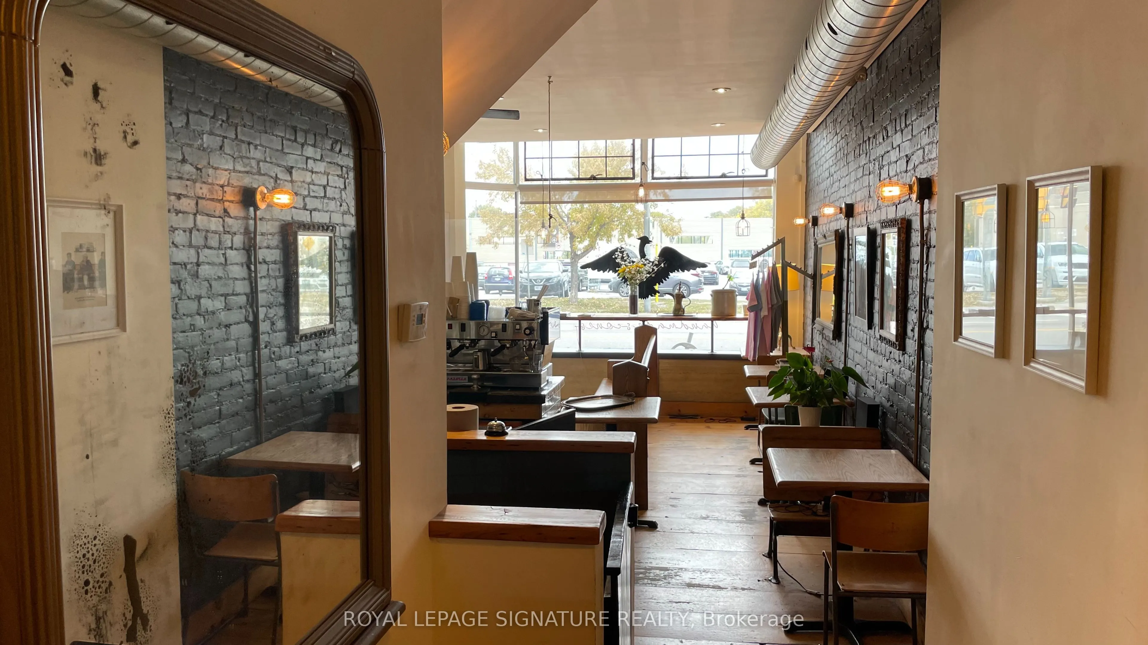 2413 Dundas Street W