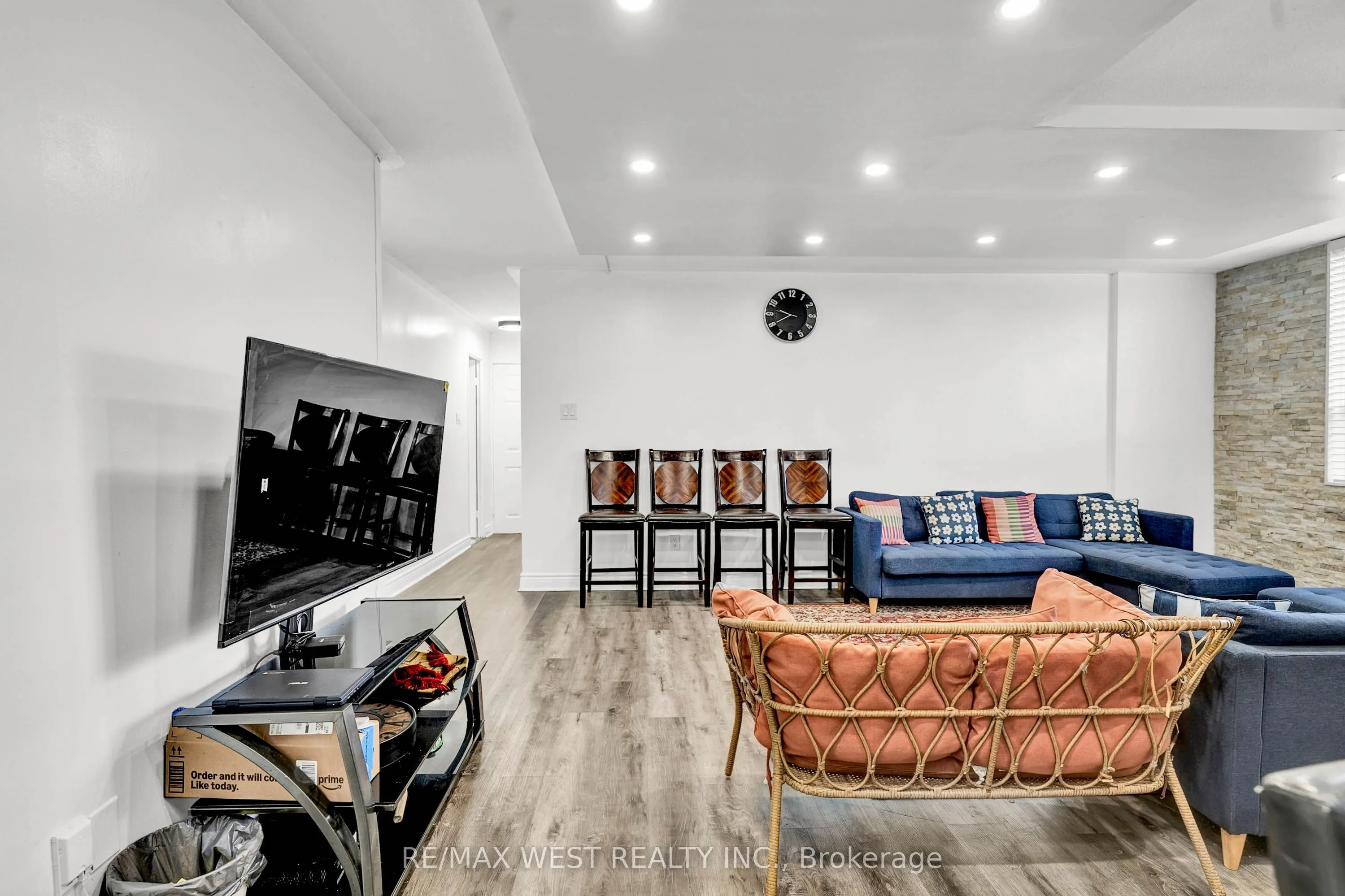 2825 Islington Avenue, #102