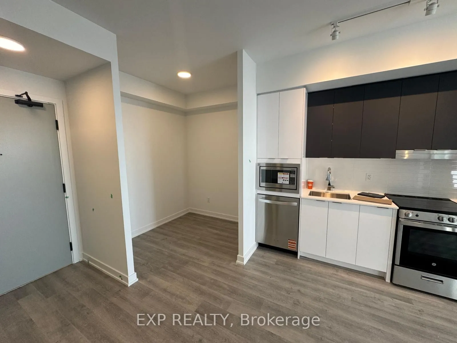 5105 Hurontario Street, #3204