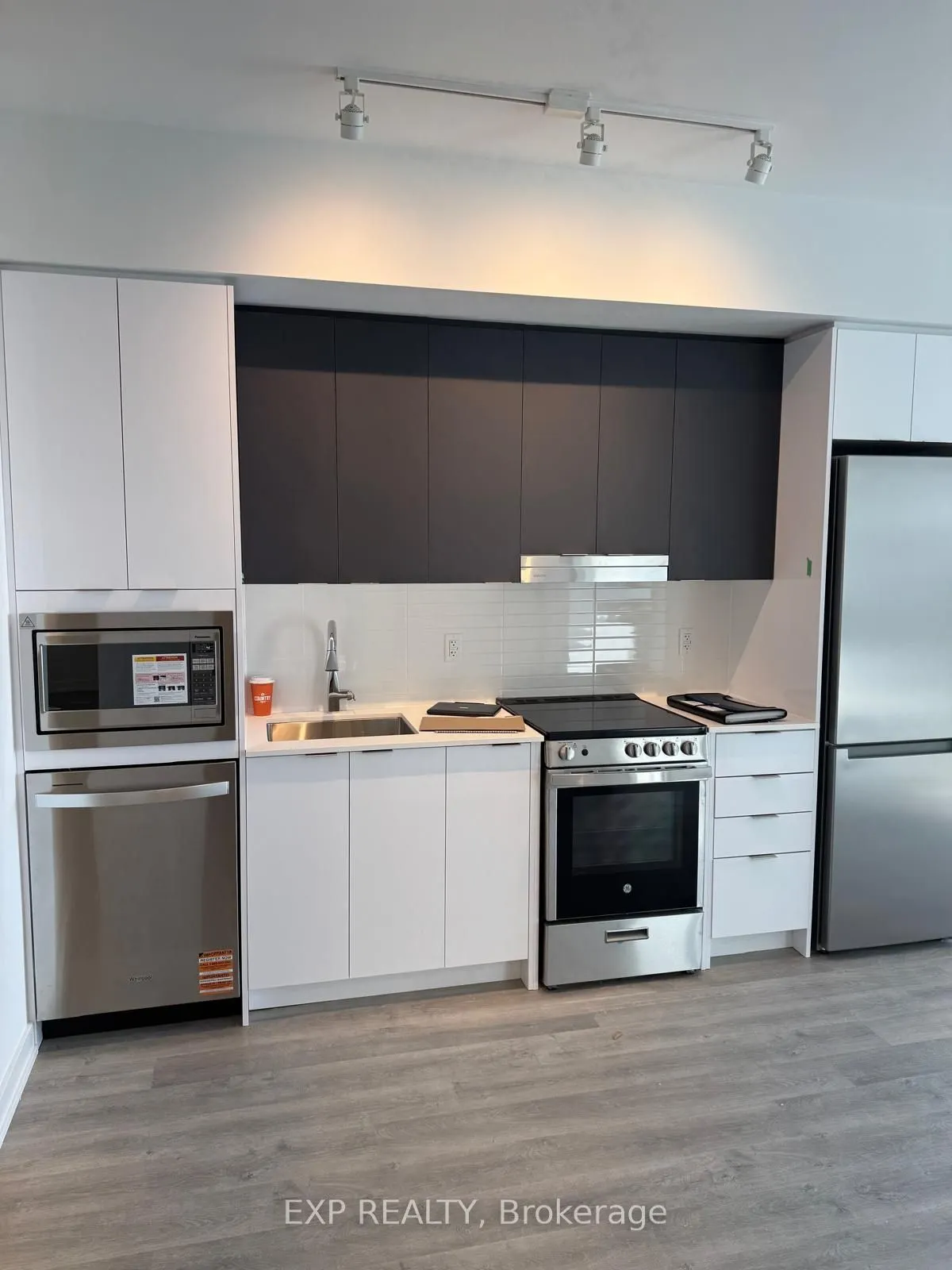 5105 Hurontario Street, #3204