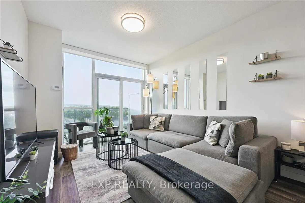 2093 Fairview Street, #913