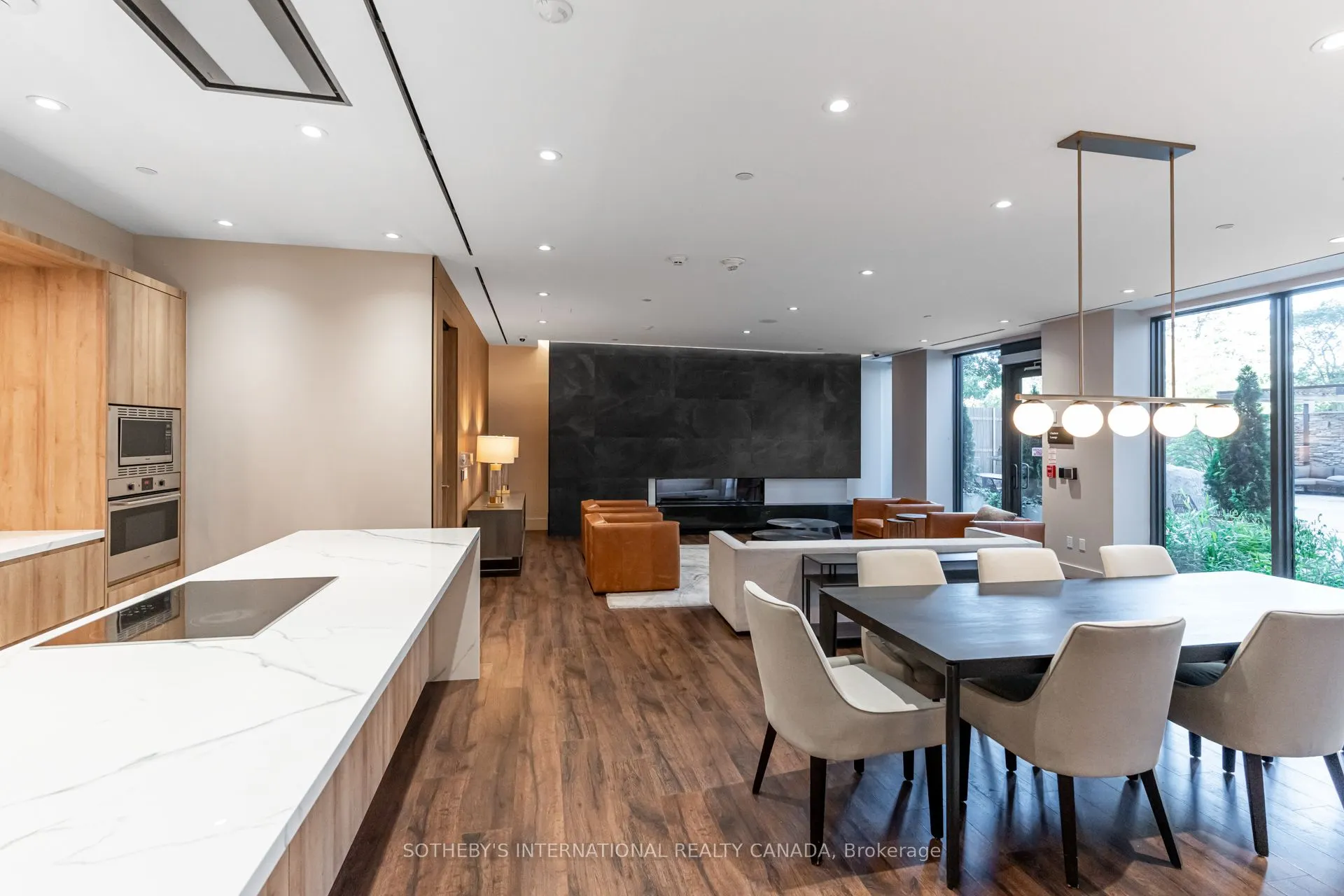 21 Park Street E, #707
