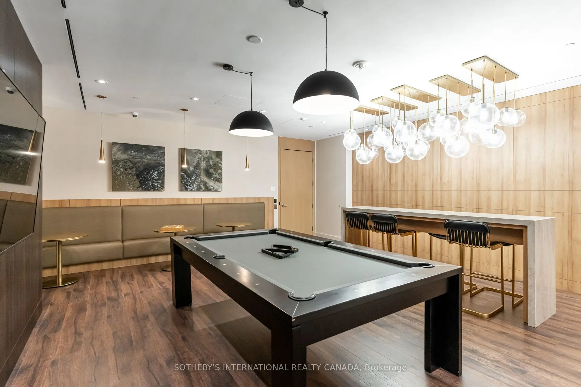 21 Park Street E, #707