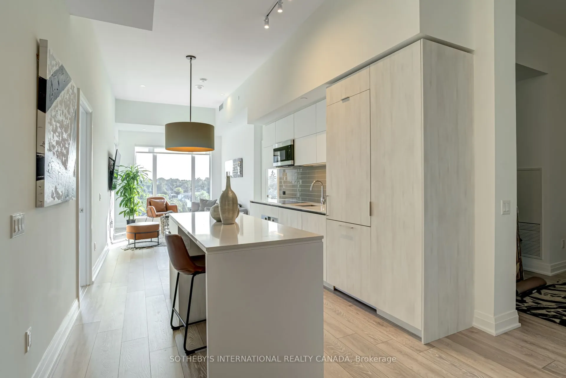 21 Park Street E, #707