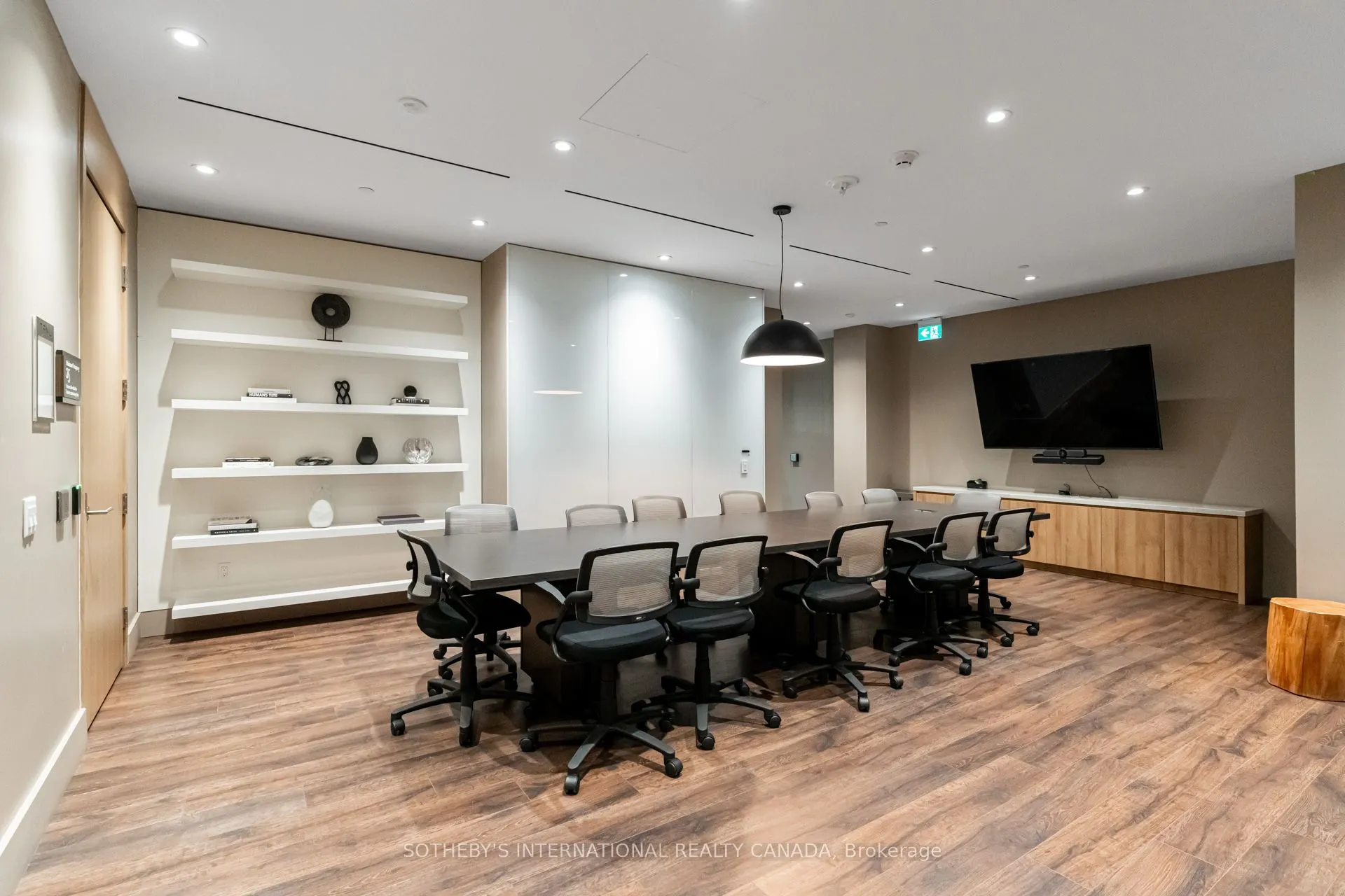 21 Park Street E, #707