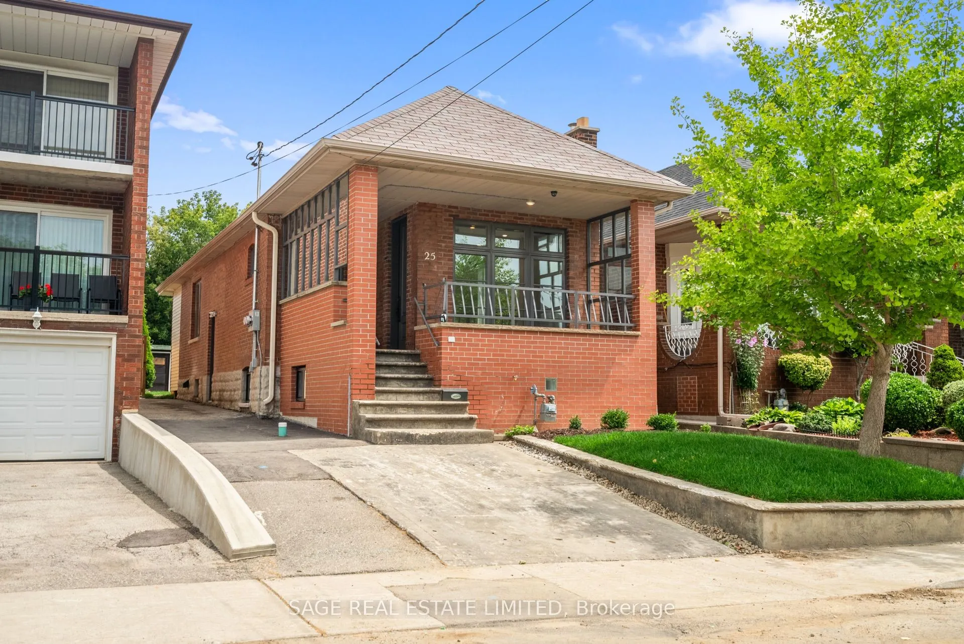 25 Chamberlain Avenue