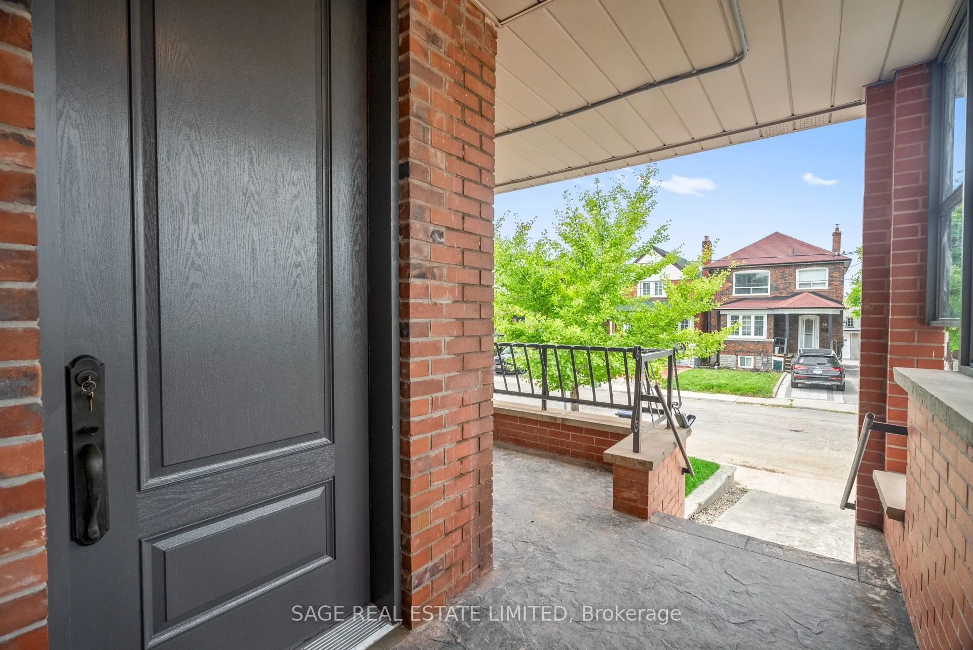 25 Chamberlain Avenue
