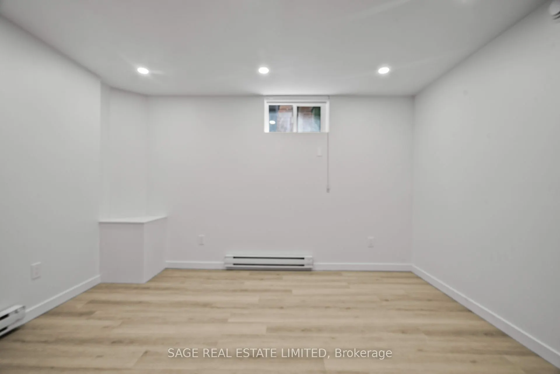 25 Chamberlain Avenue