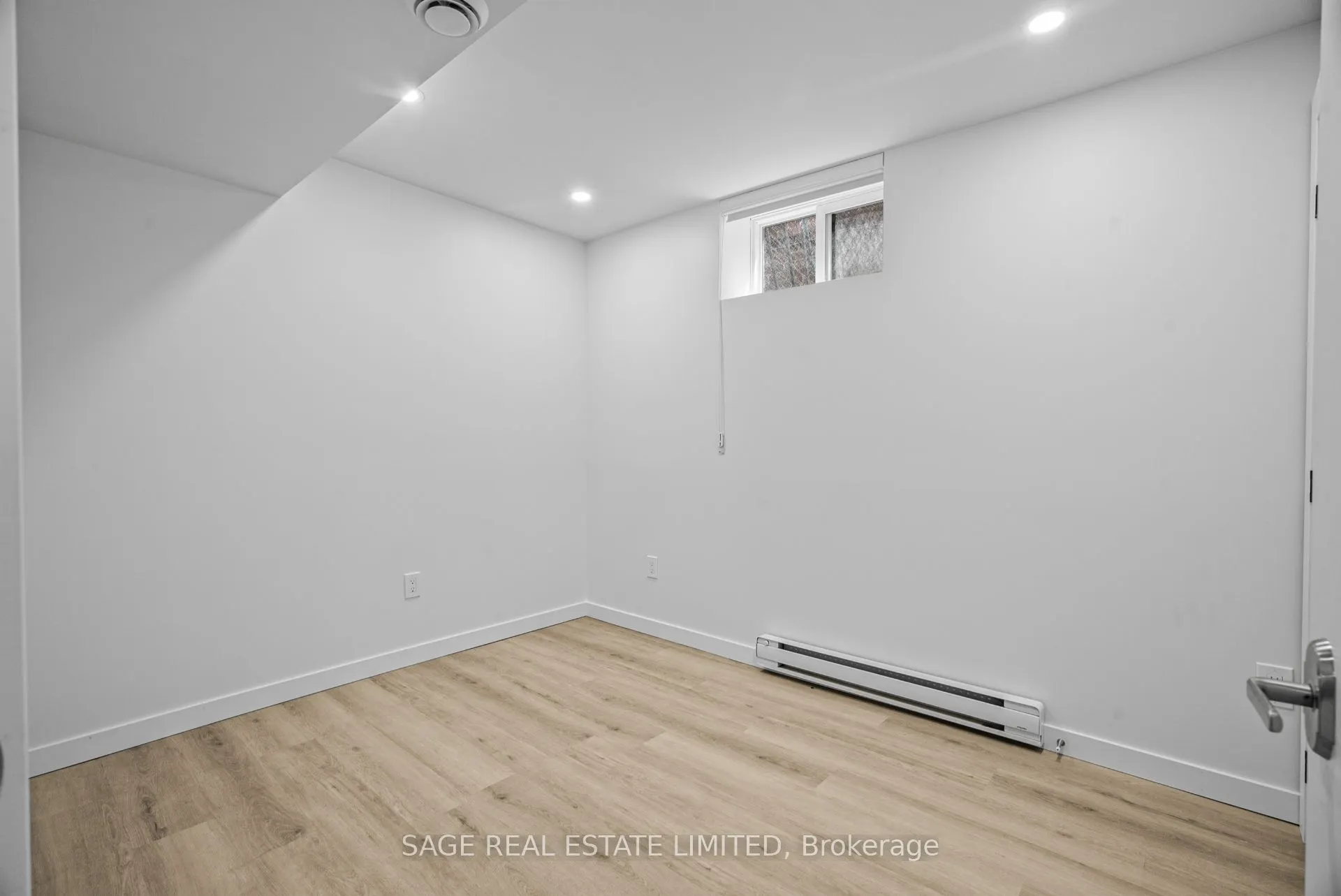 25 Chamberlain Avenue