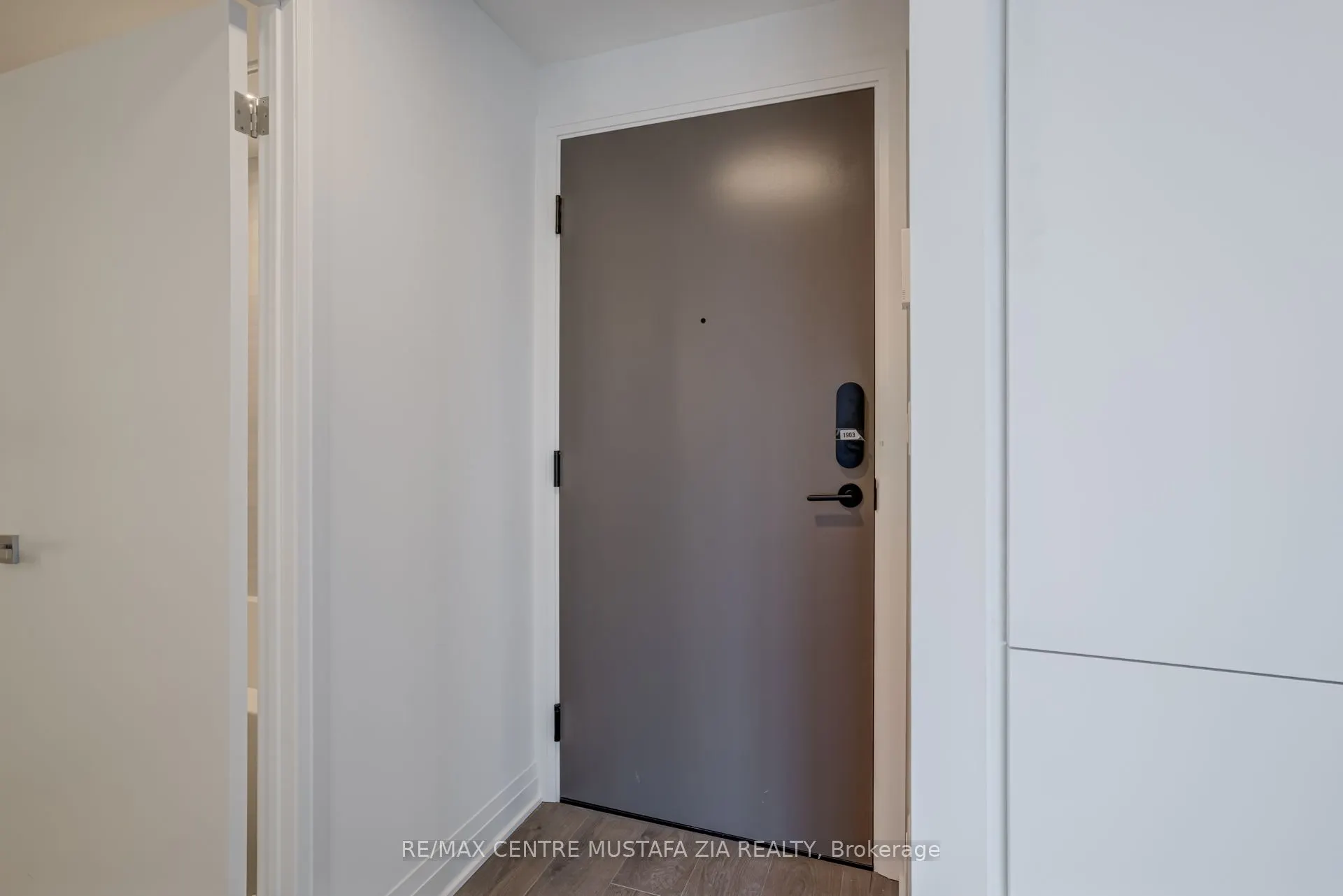4015 The Exchange, #1903