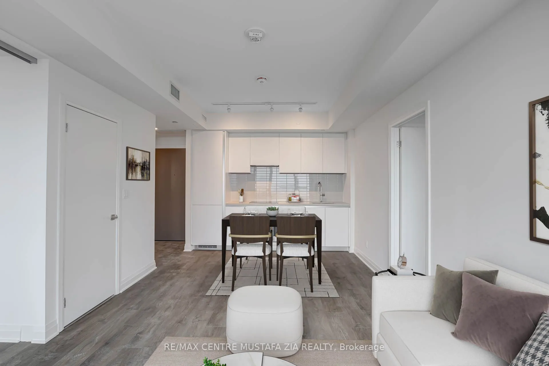 4015 The Exchange, #1903