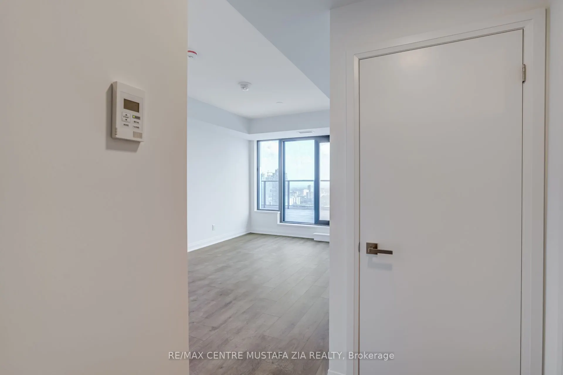 4015 The Exchange, #1903