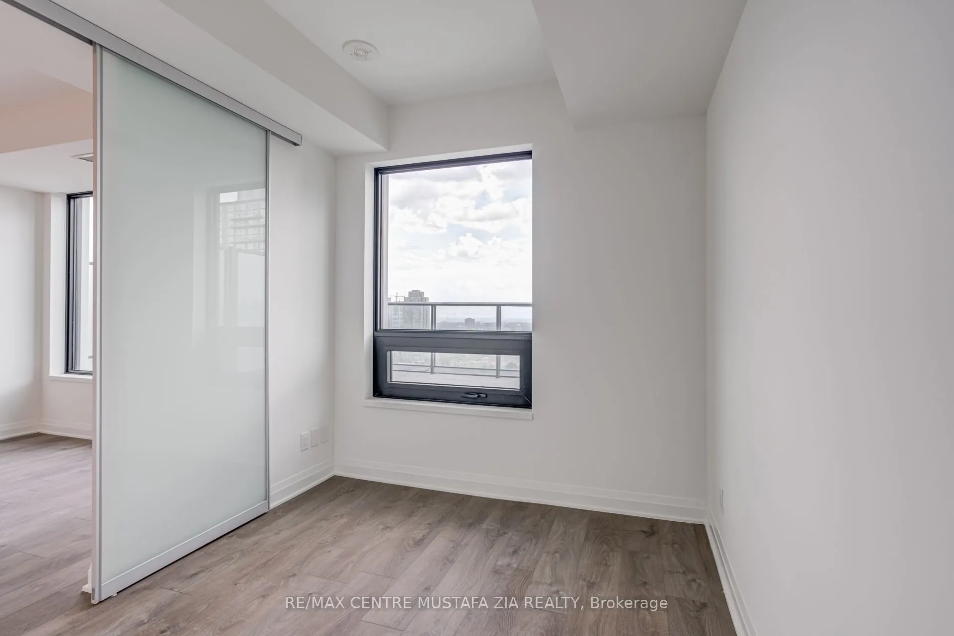 4015 The Exchange, #1903