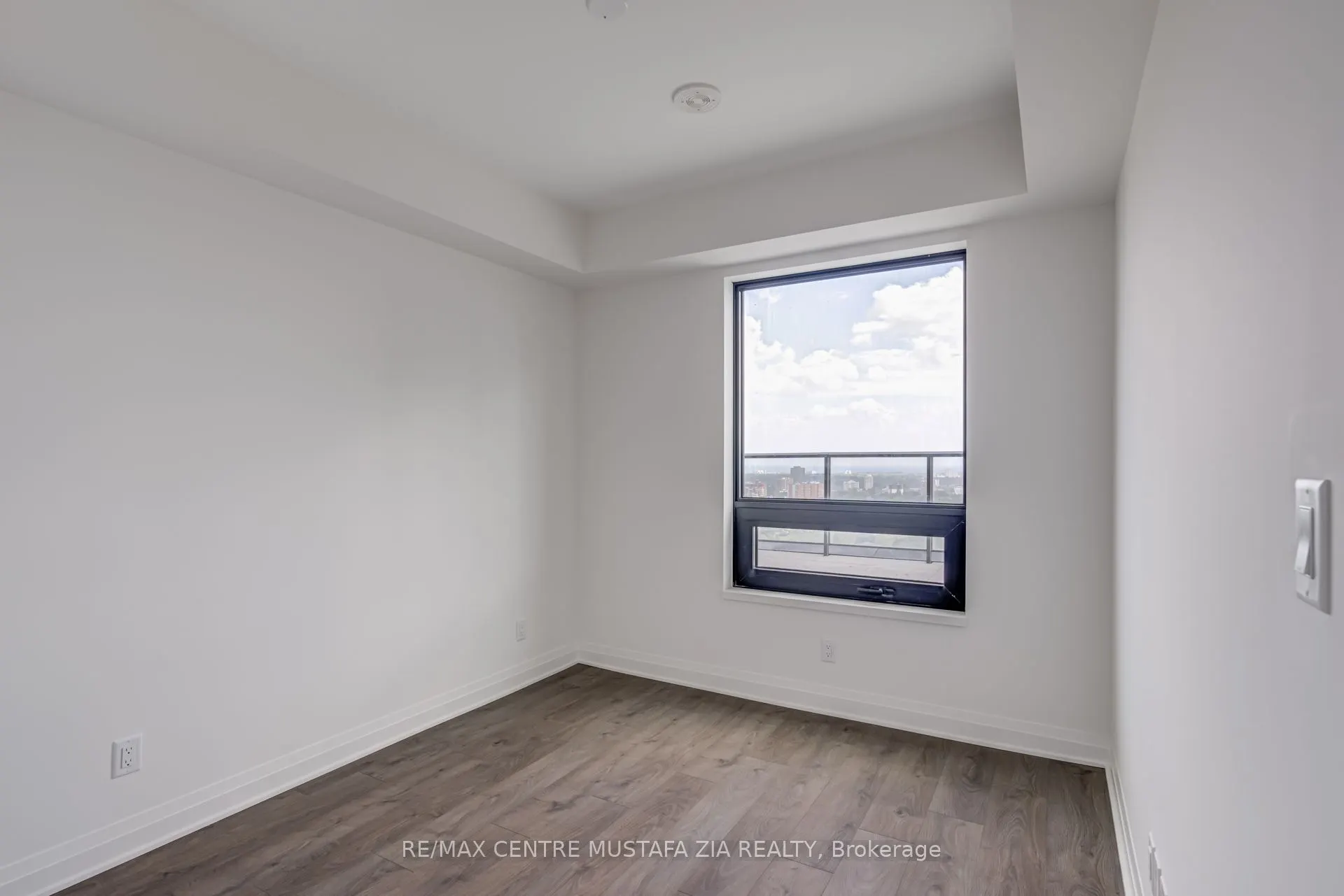4015 The Exchange, #1903