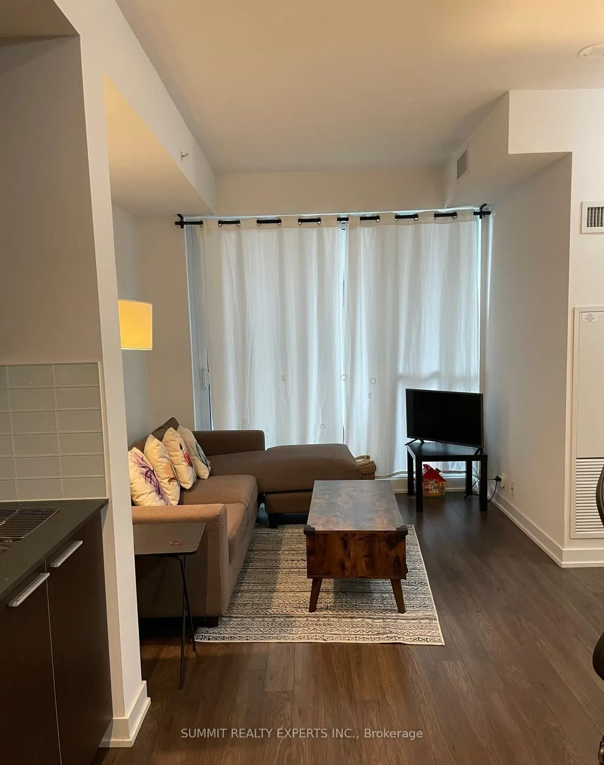10 parklawn Road E, #519
