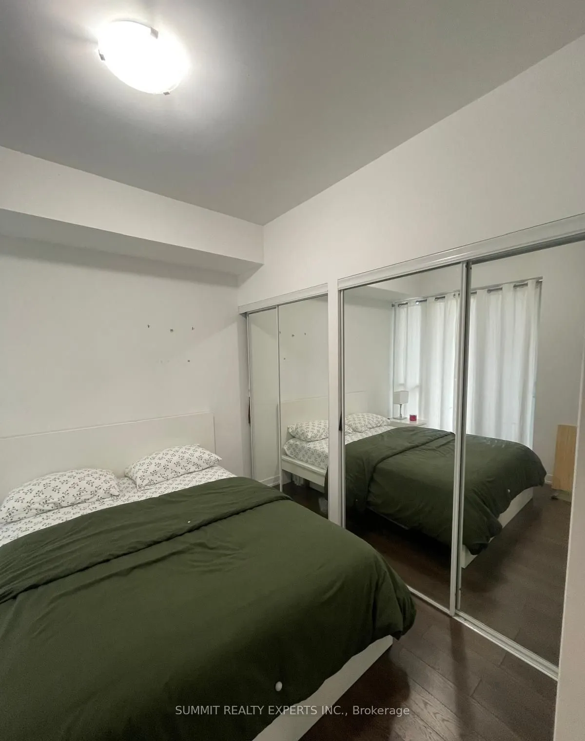 10 parklawn Road E, #519