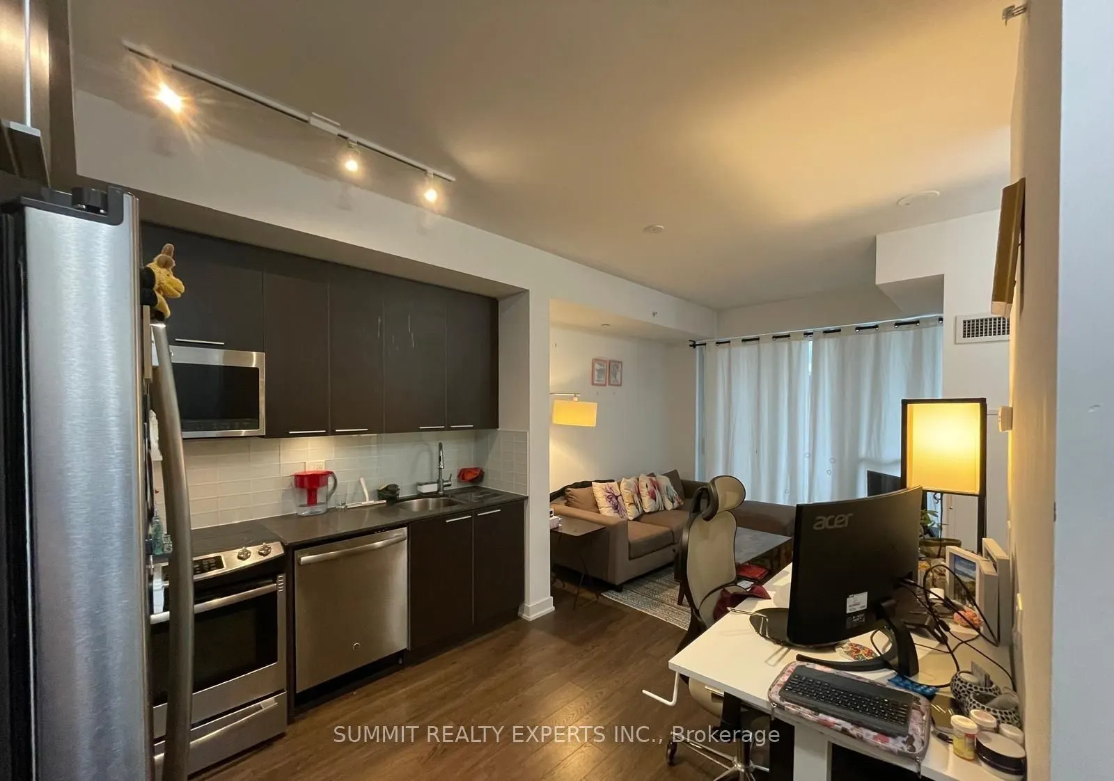 10 parklawn Road E, #519
