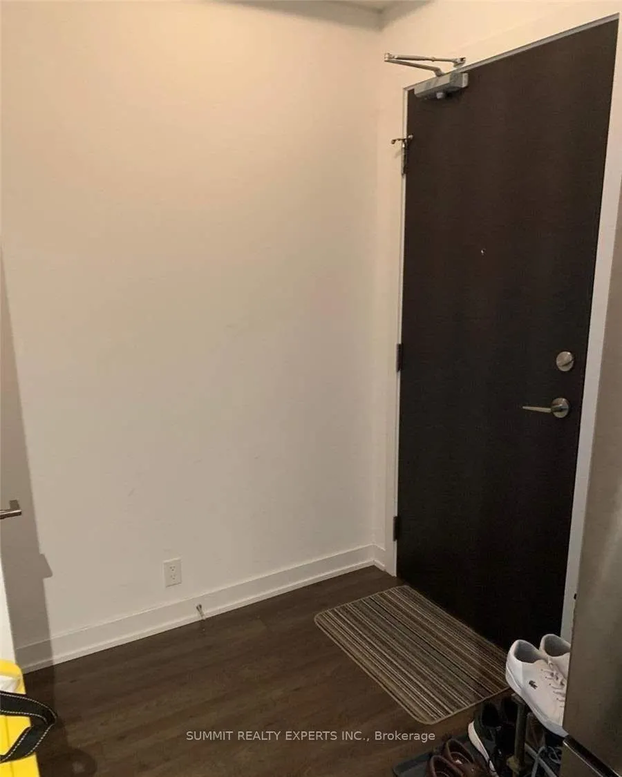 10 parklawn Road E, #519