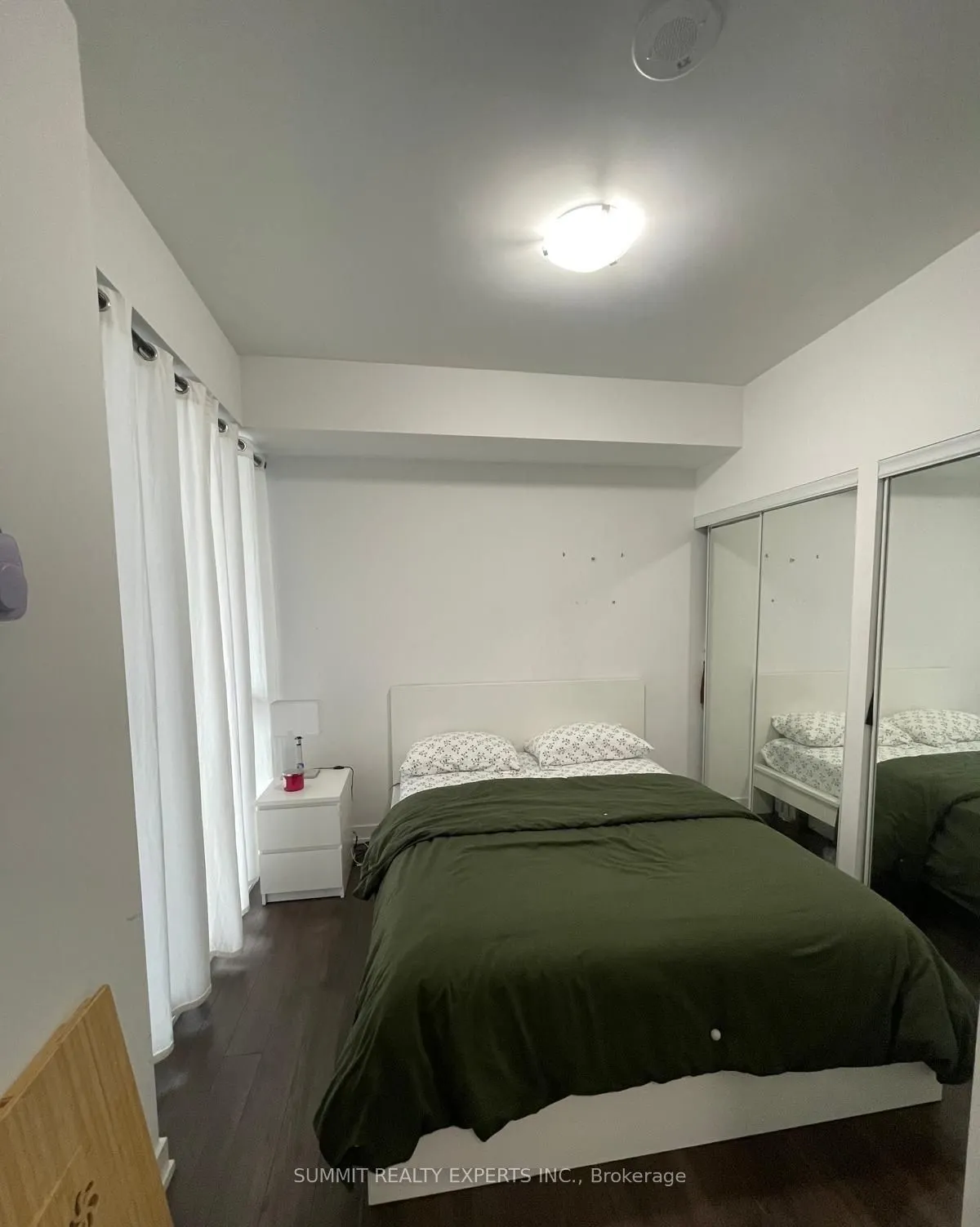 10 parklawn Road E, #519