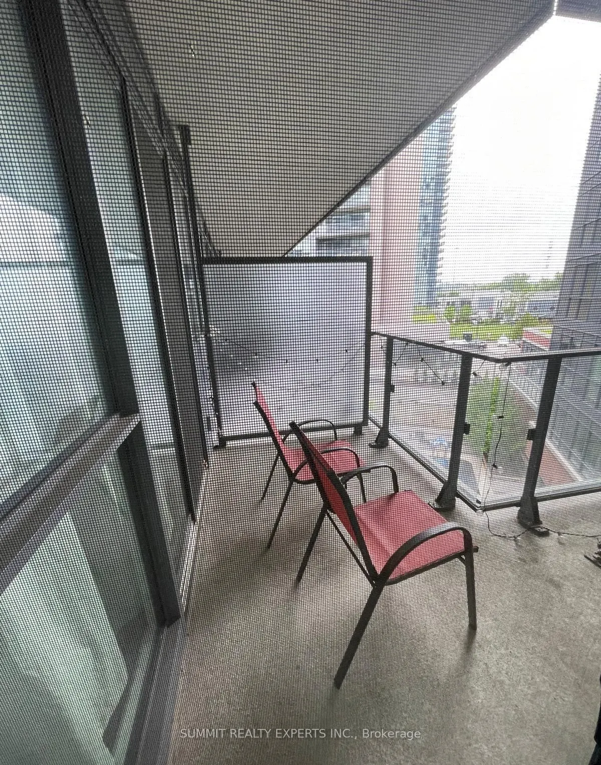 10 parklawn Road E, #519