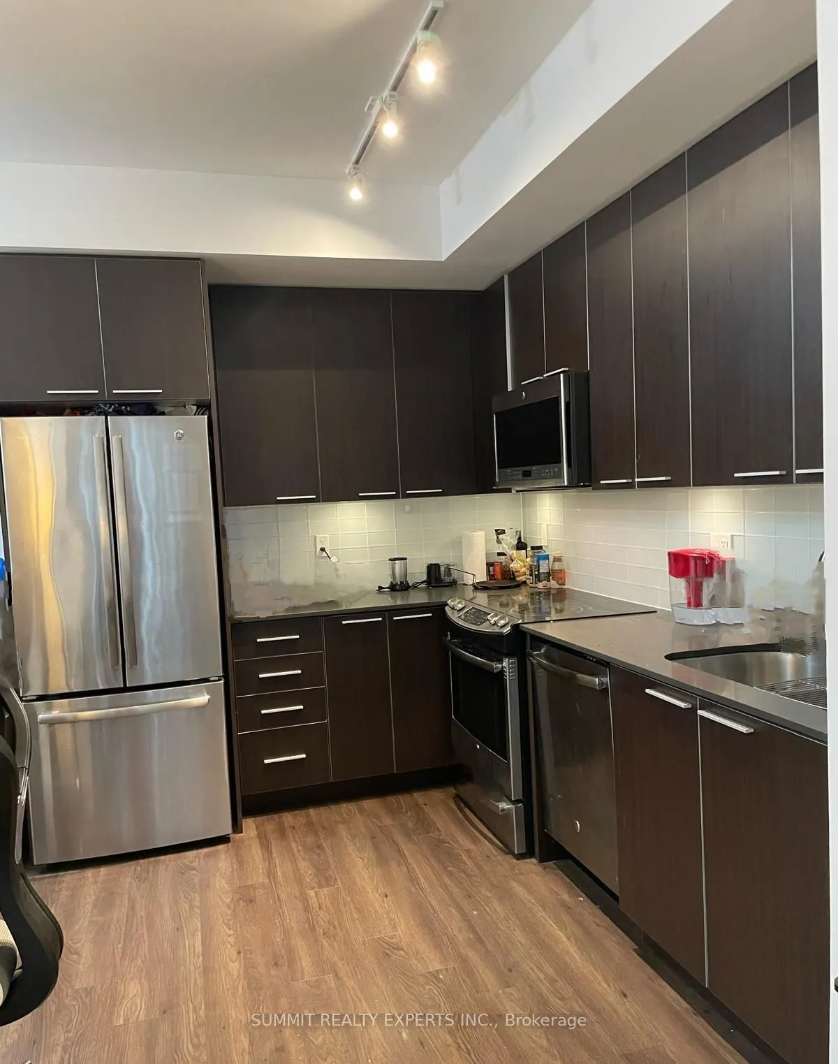 10 parklawn Road E, #519