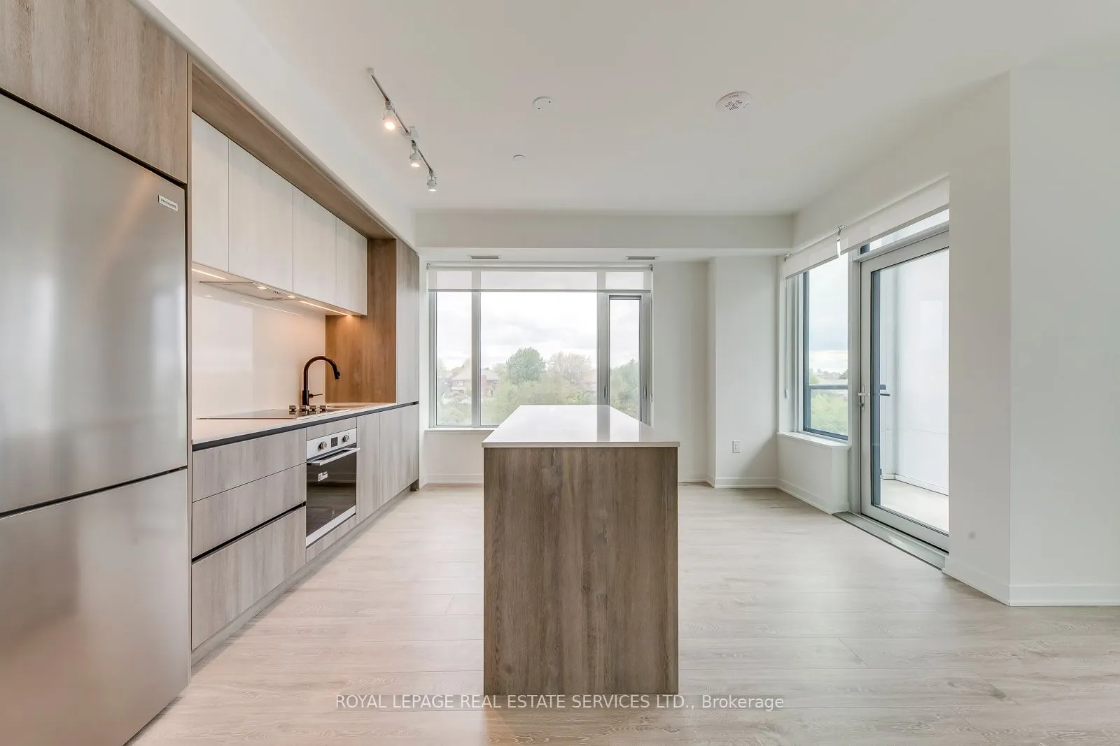 2495 Eglinton Avenue W, #314