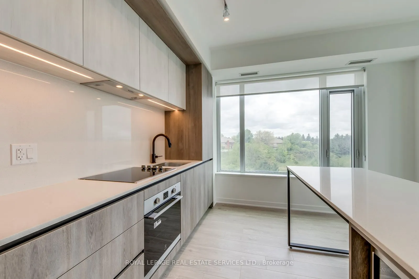 2495 Eglinton Avenue W, #314