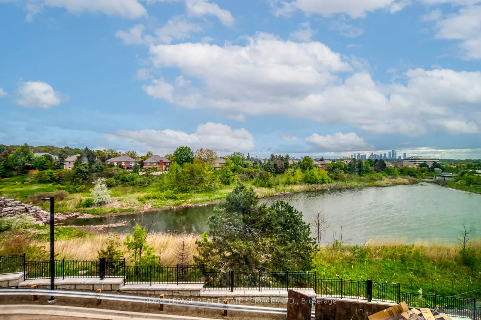 2495 Eglinton Avenue W, #314