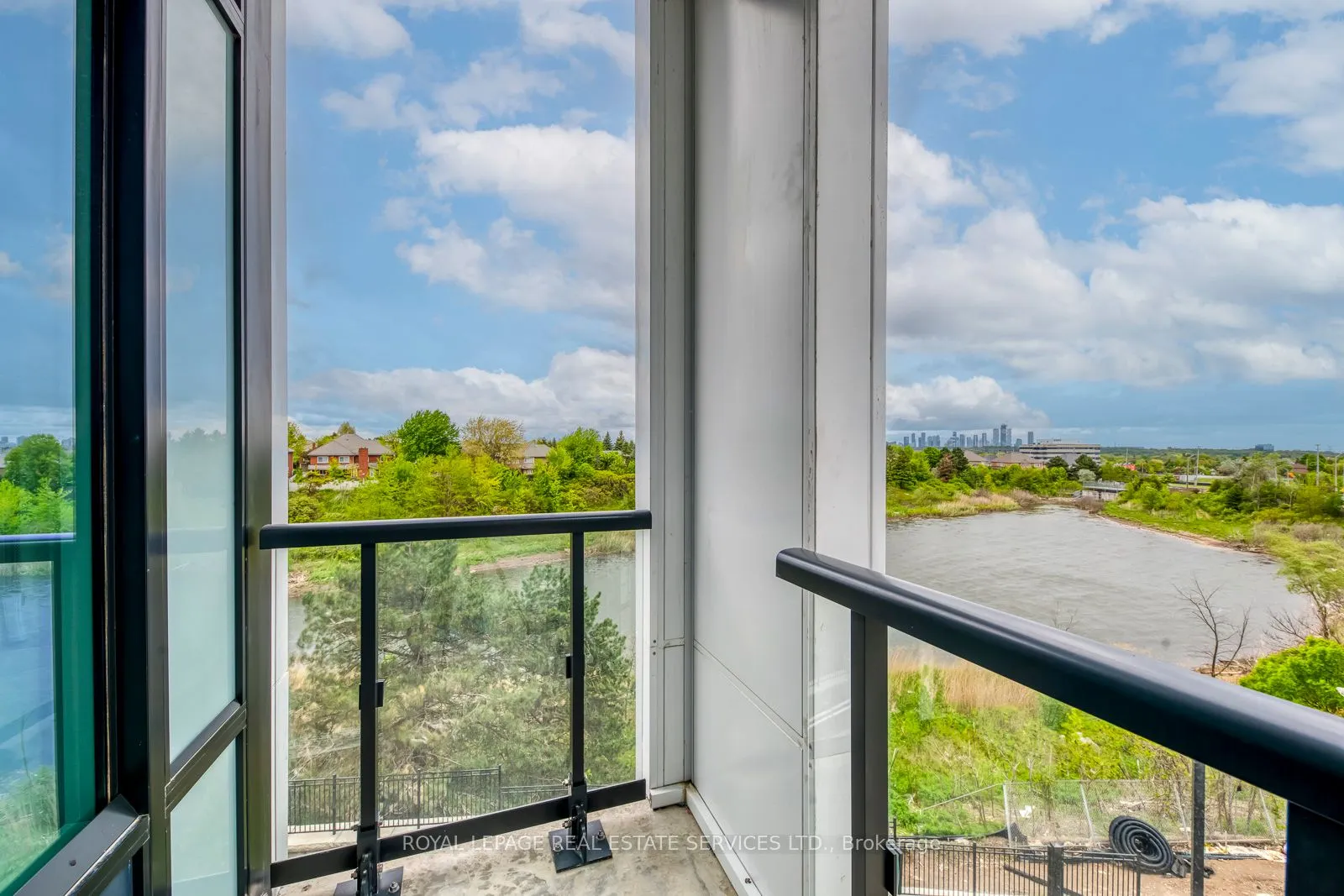 2495 Eglinton Avenue W, #314