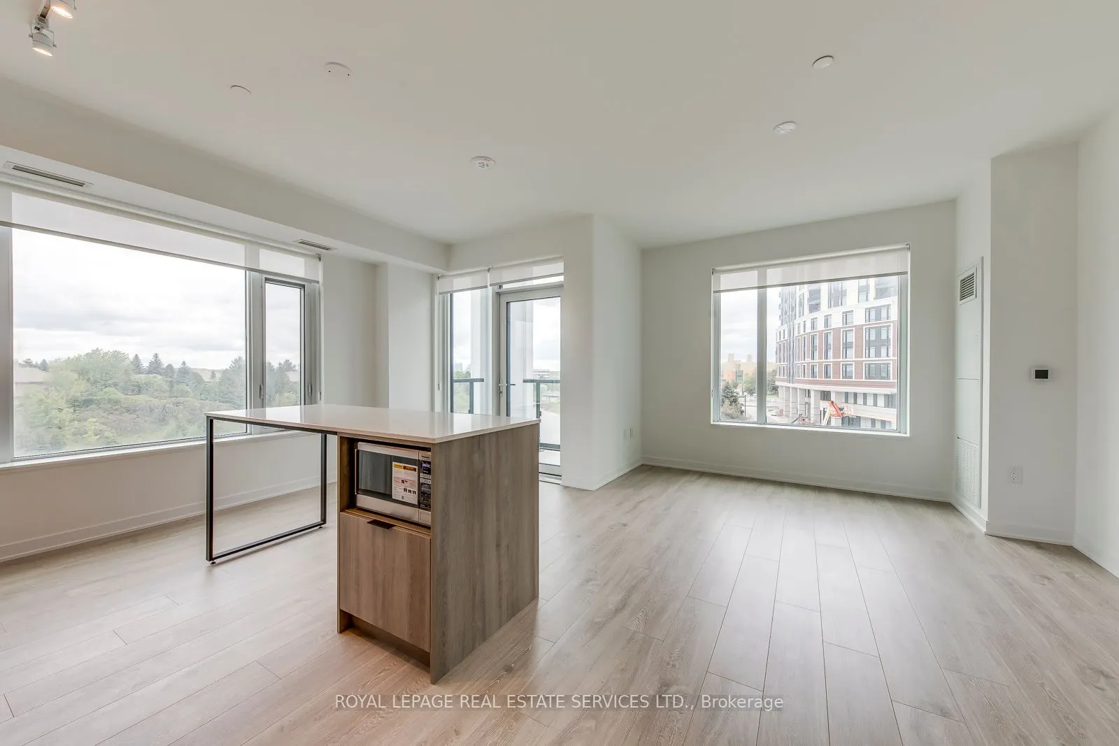 2495 Eglinton Avenue W, #314