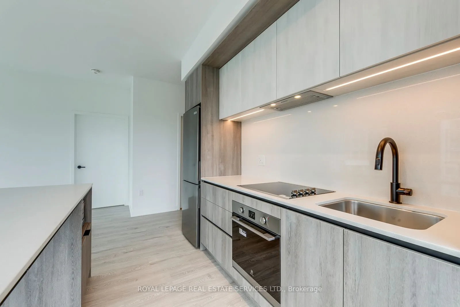 2495 Eglinton Avenue W, #314