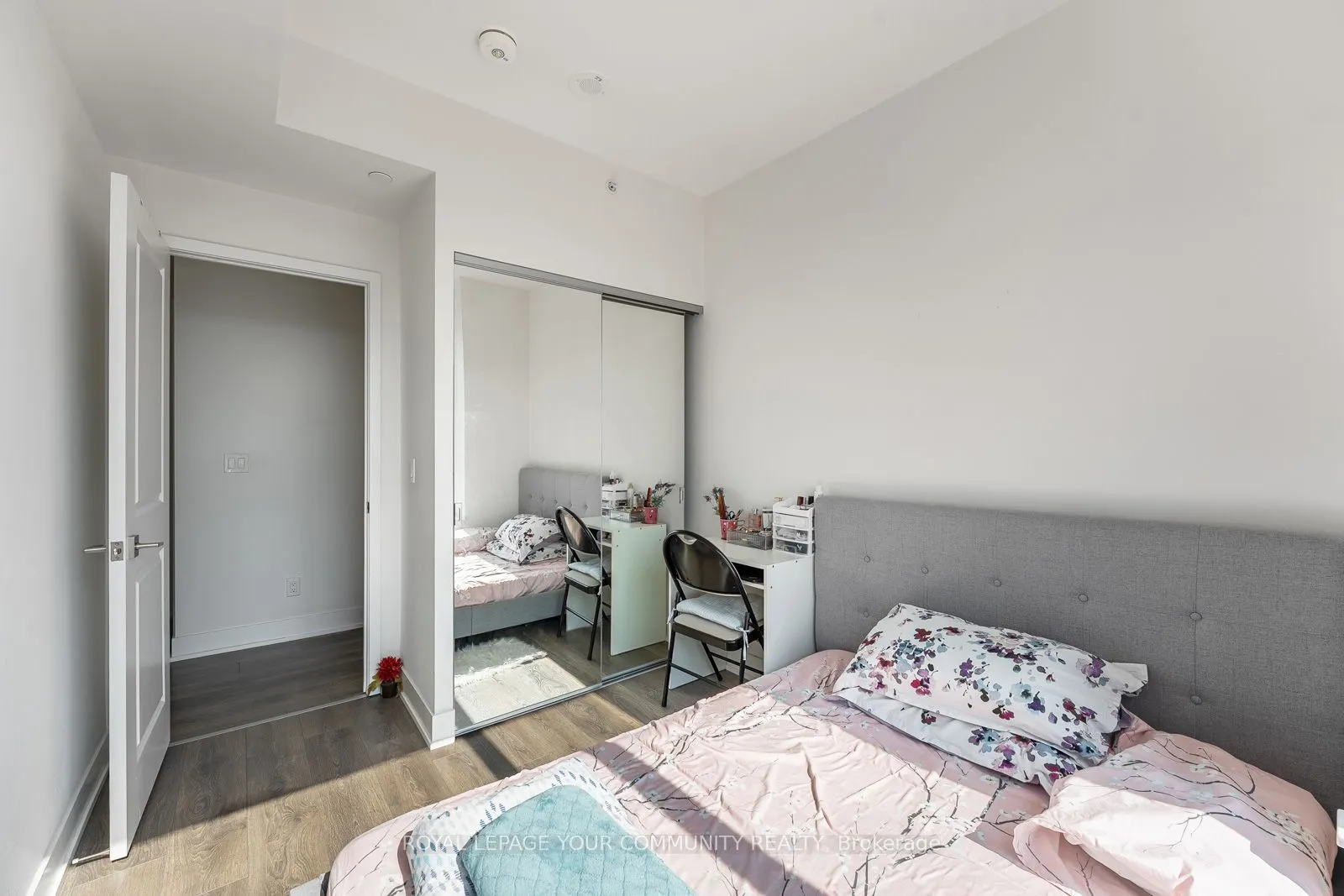 297 Oak Walk Drive, #604