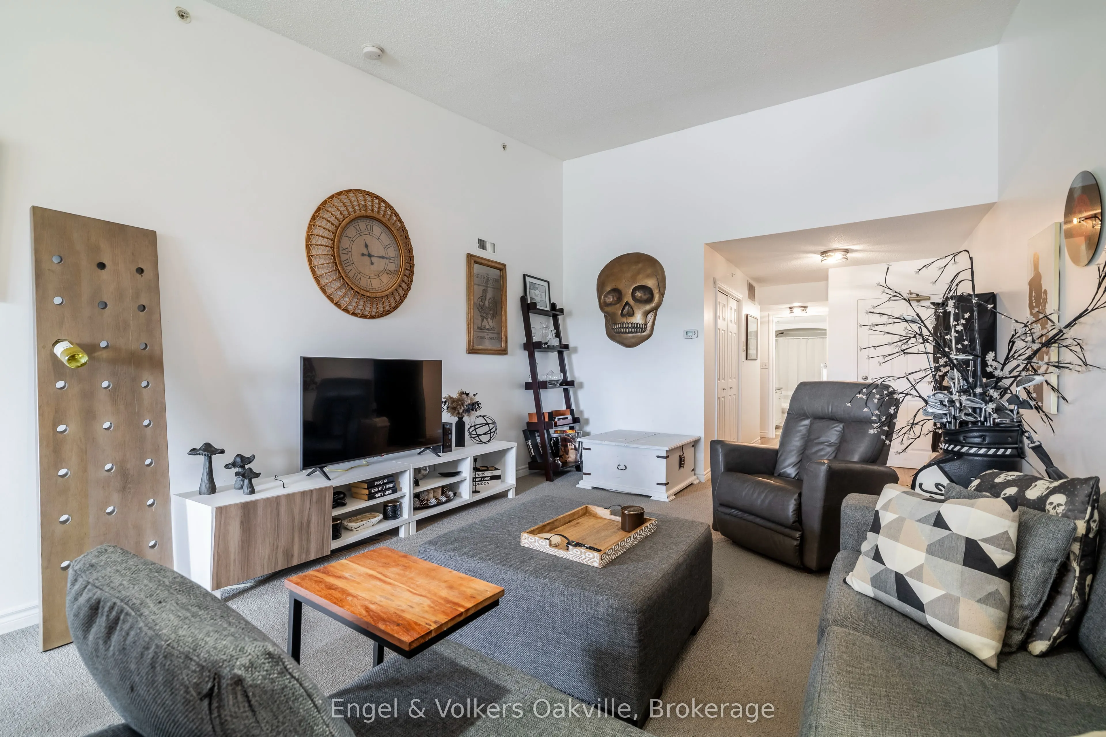 1451 Walker's Line, #411