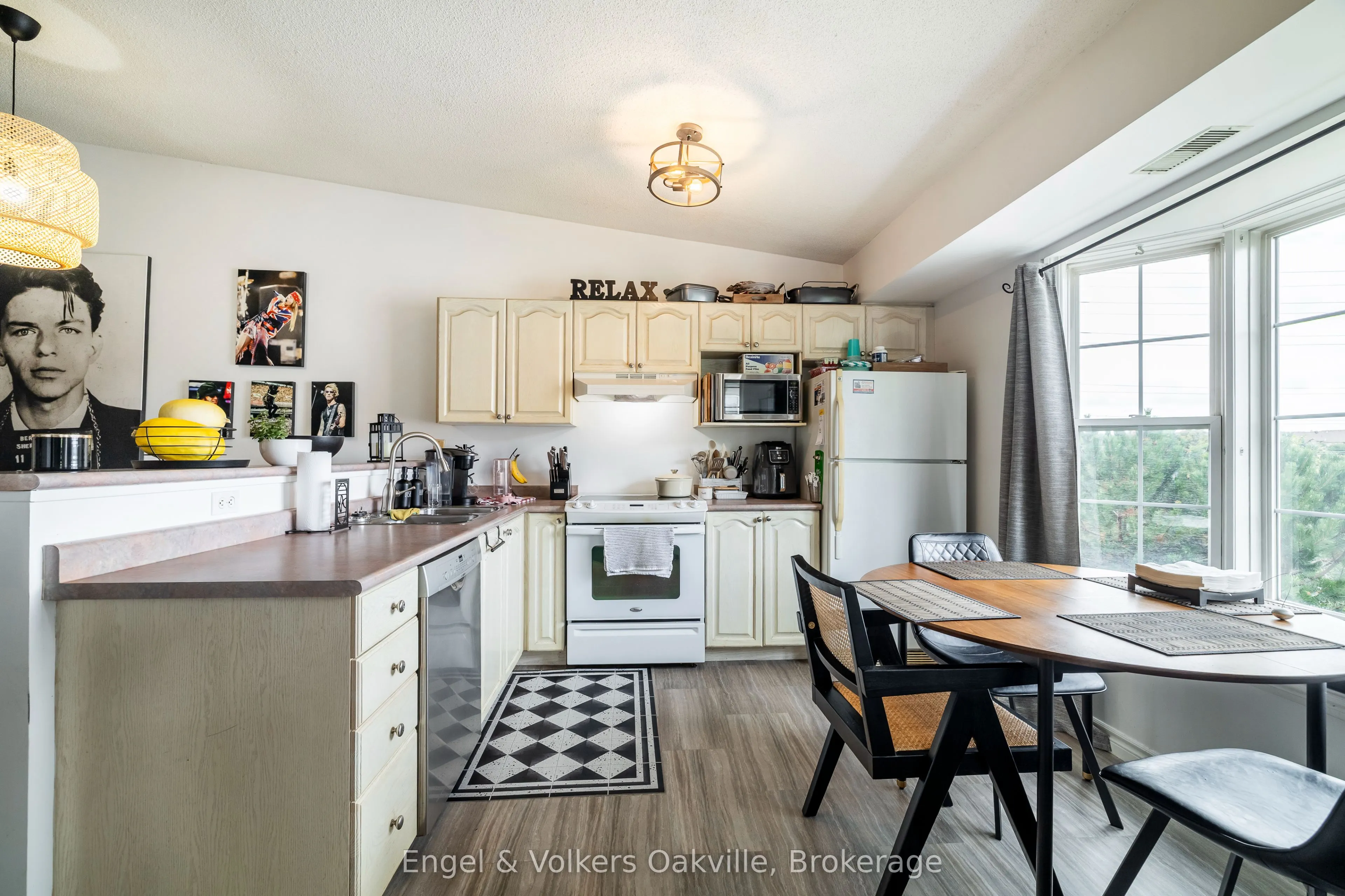 1451 Walker's Line, #411
